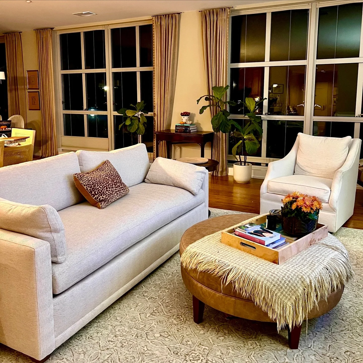 Before/After✨My client originally brought me in to solve a few pain points: more (and better!)seating, smarter storage, and a coffee table that encouraged more flow. 

We took inventory of what she already owned, I suggested what to replace (and wher