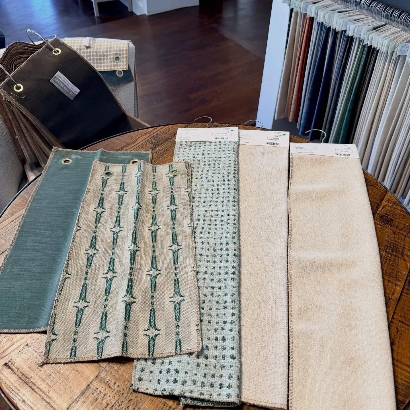 Fabric selection✔️

She went with the dot. And honestly? It&rsquo;s the perfect amount of sass.

Two swivel chairs are about to set the tone for the whole room &mdash; playful, fresh, and just bold enough to keep things interesting. (Much like this y