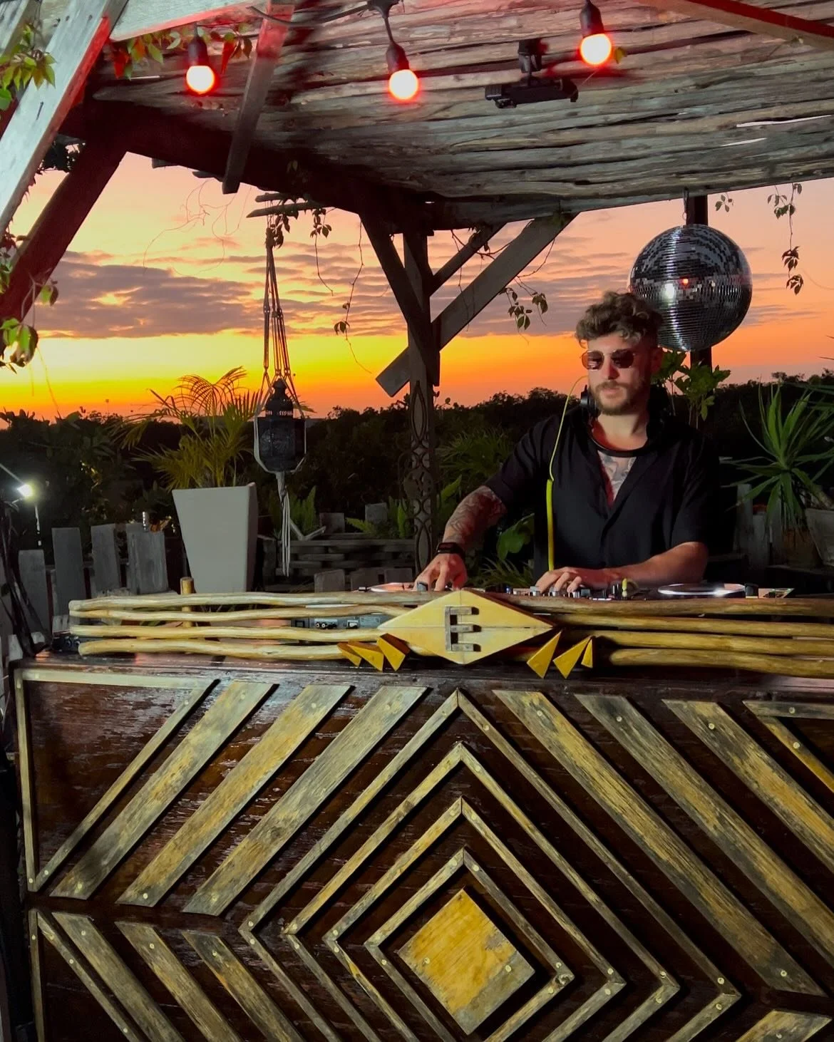 &ldquo;STAY TUNE&rdquo; 📣👀

I did something special for the 5th anniversary of my podcast &ldquo;IN THE MIX&rdquo; Which was first published on march 2020 during Covid. 

S/O to @miguel_dj_cruz for managing everything and setting me up with the her