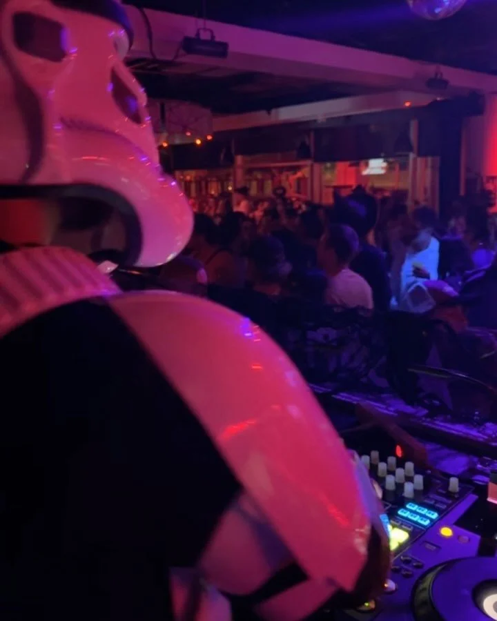 Now I get why they always miss their shots 🫠🎯
.
.
.
#stormtrooper #dj #starwars #darthvader #starwarsfan #jedi #disney #themandalorian #mandalorian #lukeskywalker #cosplay #sith #clonewars #starwarscosplay #lego #bobafett #maytheforcebewithyou #sta