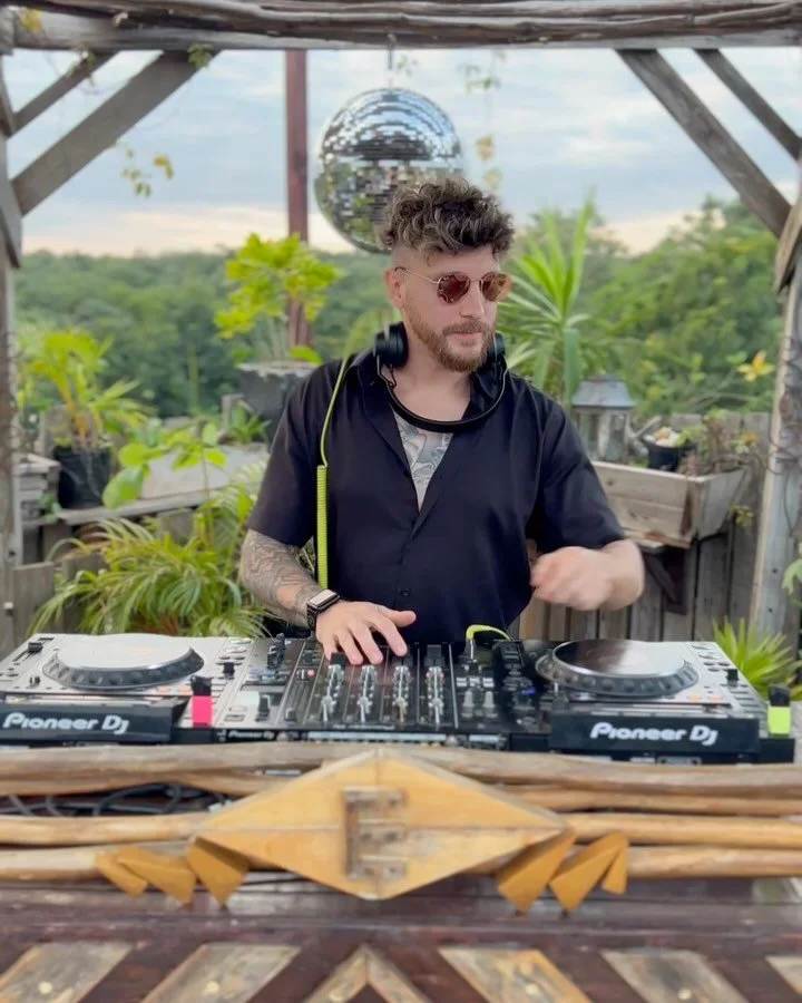 READ THE CAPTION 📣⚠️
Had a blast at @ephimeratulum but unfortunately due to some technical issues I won&rsquo;t release the set (see slide 2). [It happened around 20 minutes in] I kept playing after just for the sake of it and for maybe see if we co