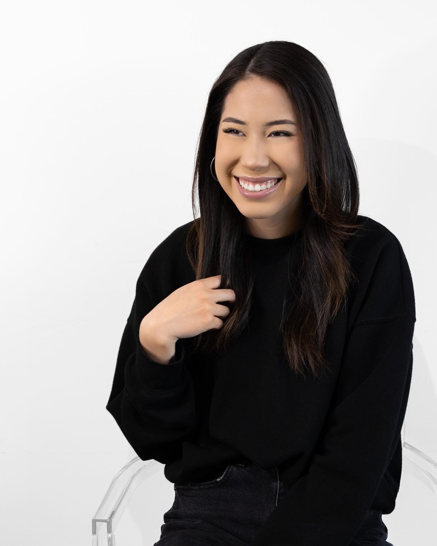 Meet Latecia 👋🏽

✨ Latecia comes to us from the cosmetology program at the CT in Calgary

✨ She is a young professional apprentice eager to learn and grow under our master stylists

✨ You can find her in class learning new techniques and up at our 