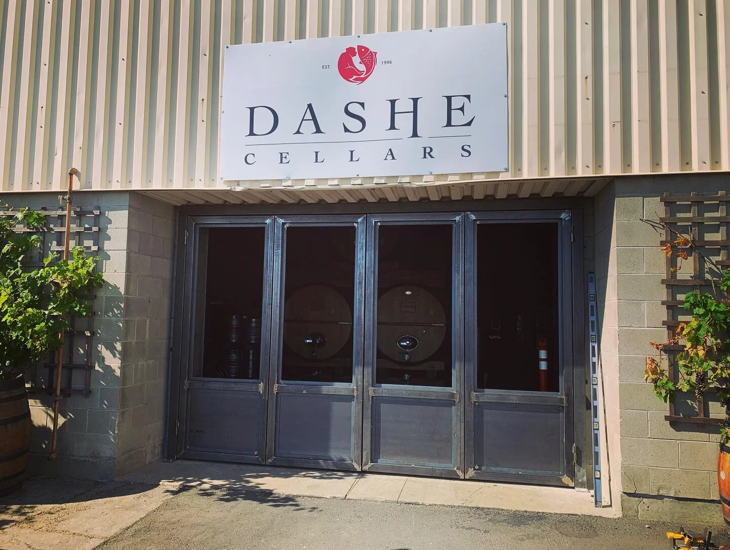 Helped fabricate and instal some accordion folding metal doors with glass windows. These were huge. Solid update to this winery&rsquo;s patio. 

#custommetalwork 
#metalfabrication 
#winery #tastingroom 
#welding 
#bayarea 
#construction