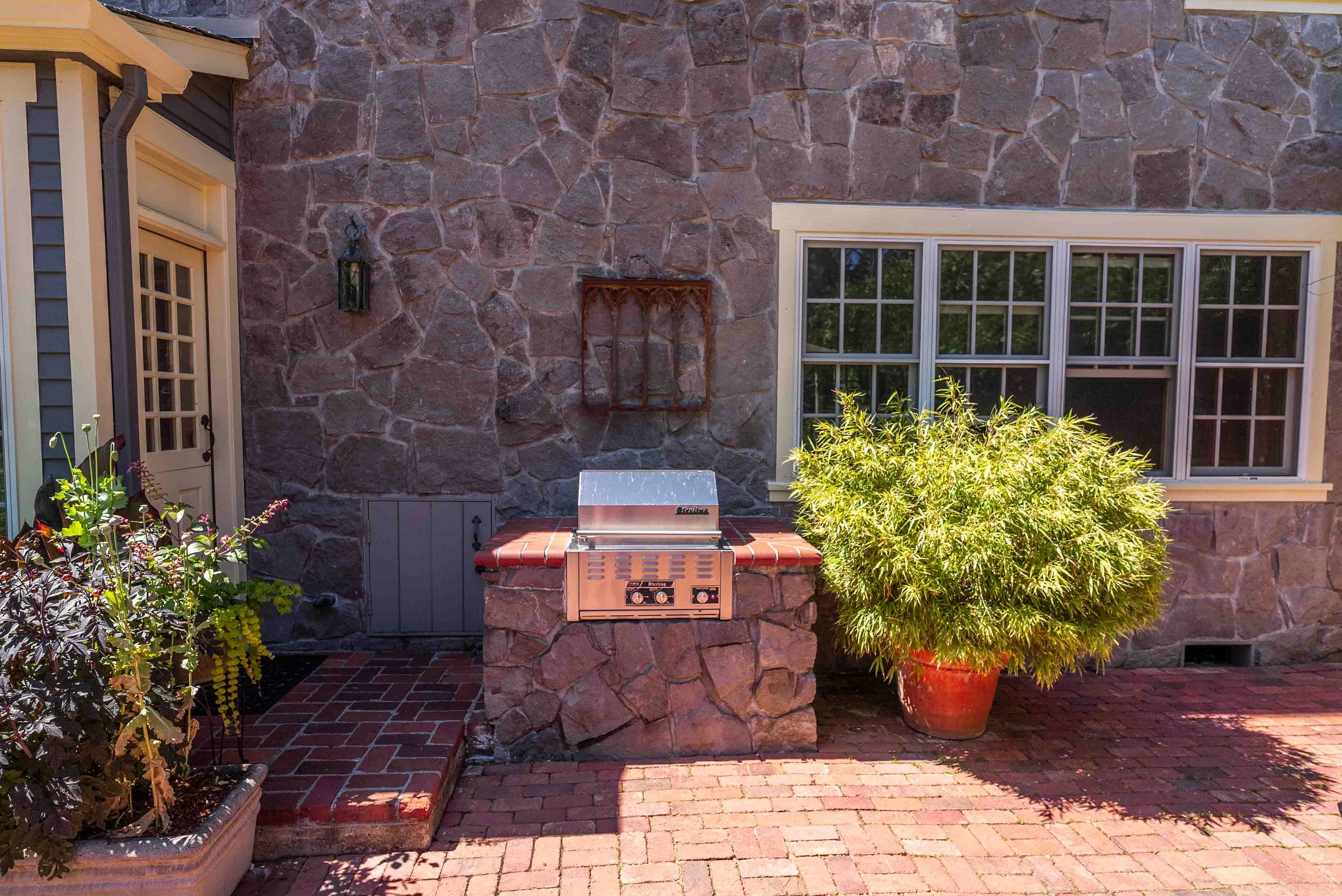 camas-manor-compressed-96.jpg