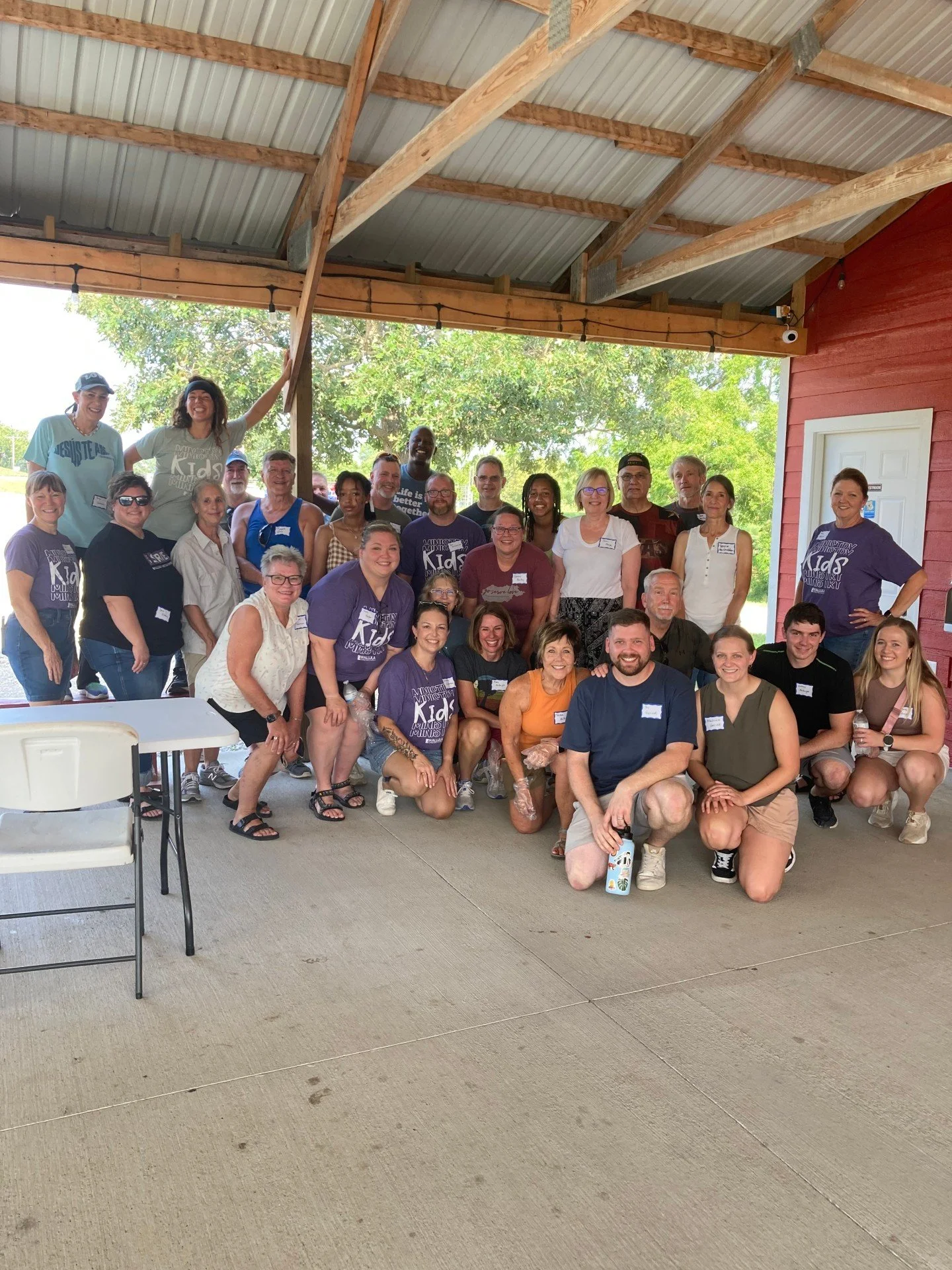 👉We love partnering with churches that want to help serve families impacted by foster care!

A huge thank you to @wallulachristianchurch for bringing, preparing, and serving the meal for our families, and to @newcitykansascity Shawnee for providing 