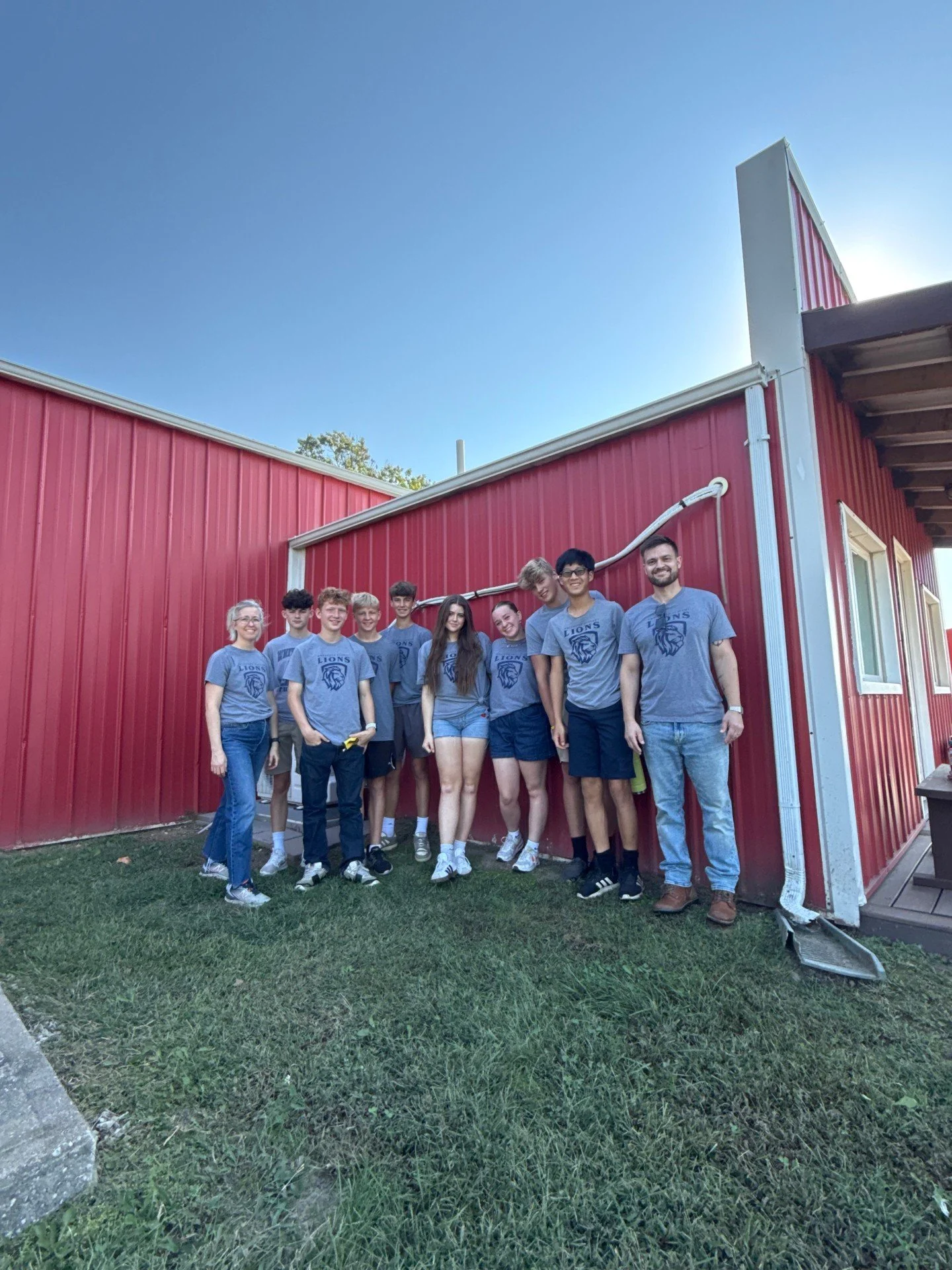 whitefieldacademykc spent some time with us on Friday to help around the property. We are blessed to have schools reach out and want to partner with us for their service days!

Here's what Whitefield Academy worked on:
🧹Cleaned and organized the Nor