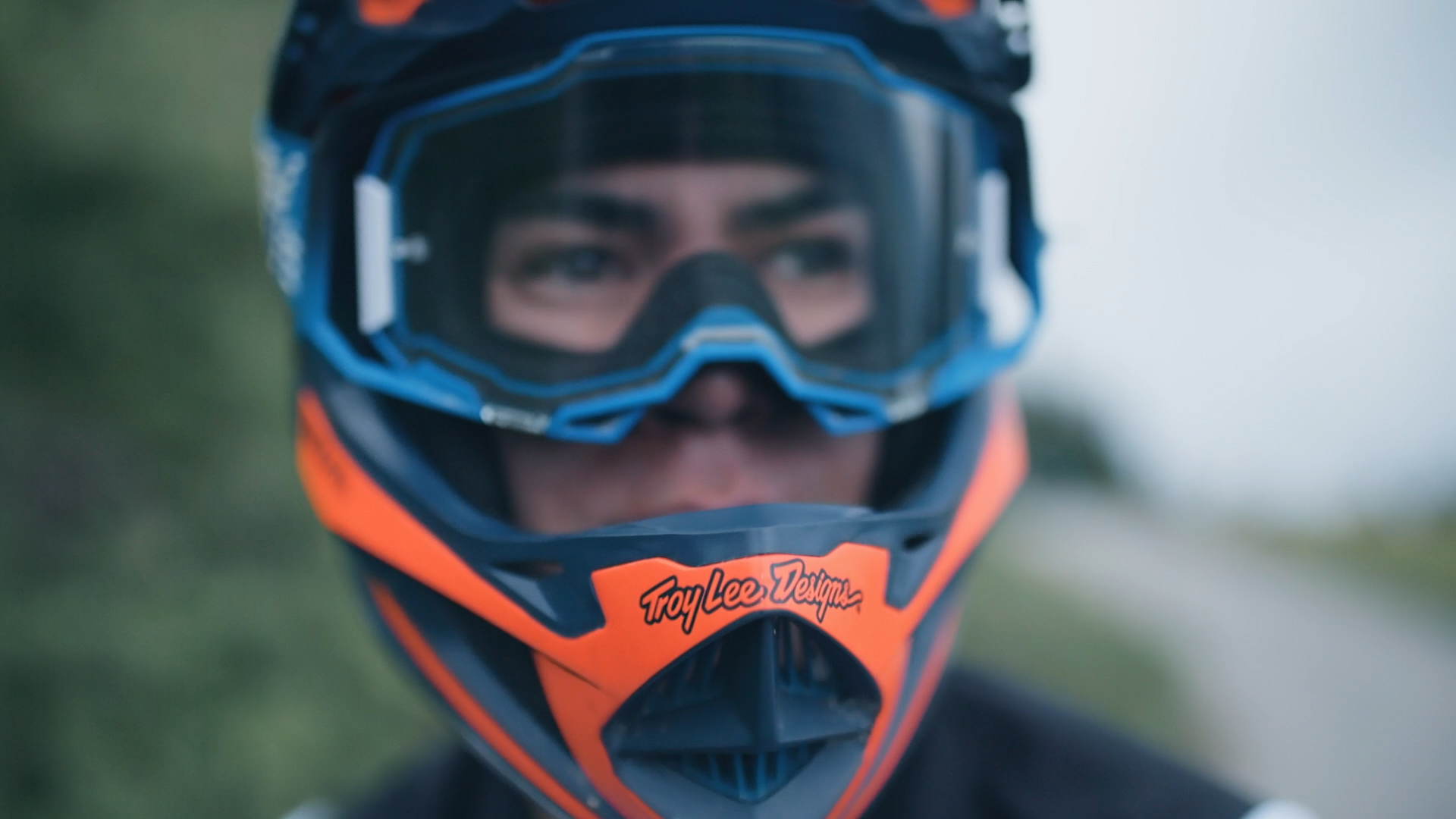 NO_LIMITS_TUHOTO _h264_CLEAN.00_00_20_19.Still001.png