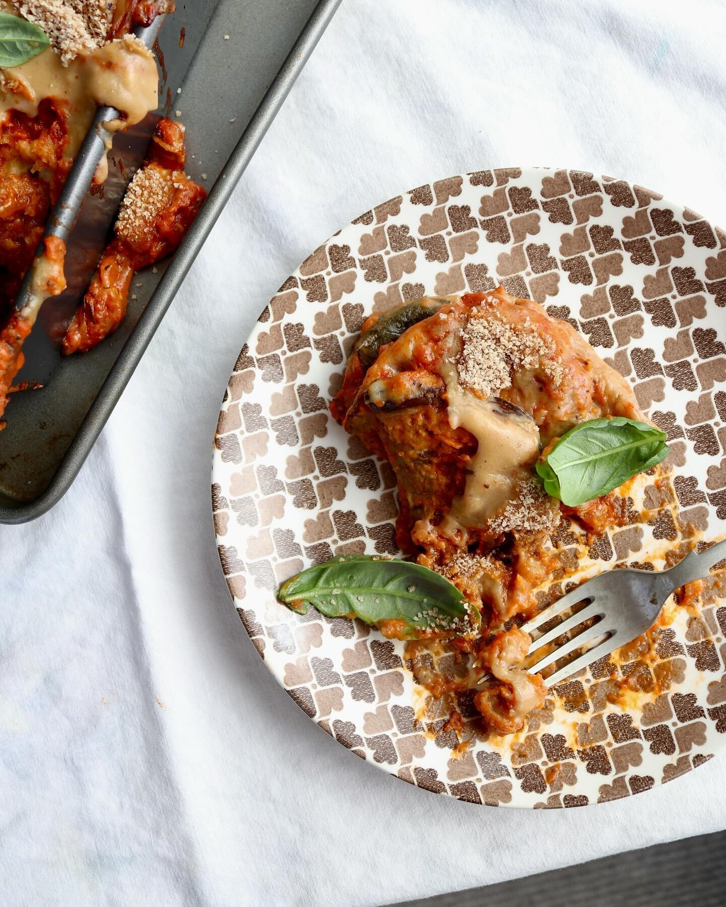 this week&rsquo;s newsletter is inspired by one very large eggplant (thanks mum) and memories of @ericjoonho sharing some of the self-proclaimed pundits backlash he received for his @nytimes eggplant parmesan recipe last year. 

a #plantbased eggplan
