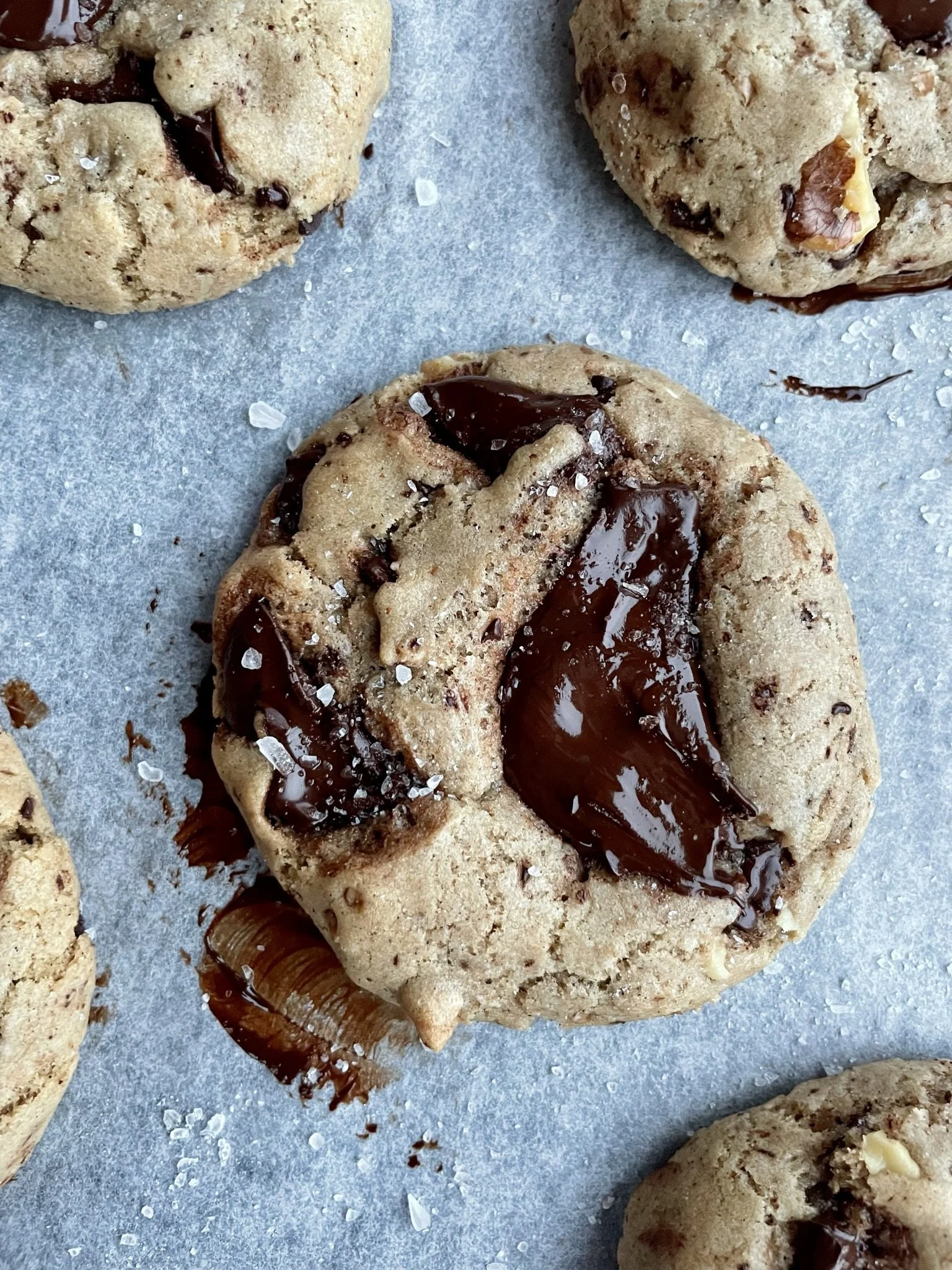 Vegan chai, dark choc + walnut cookies