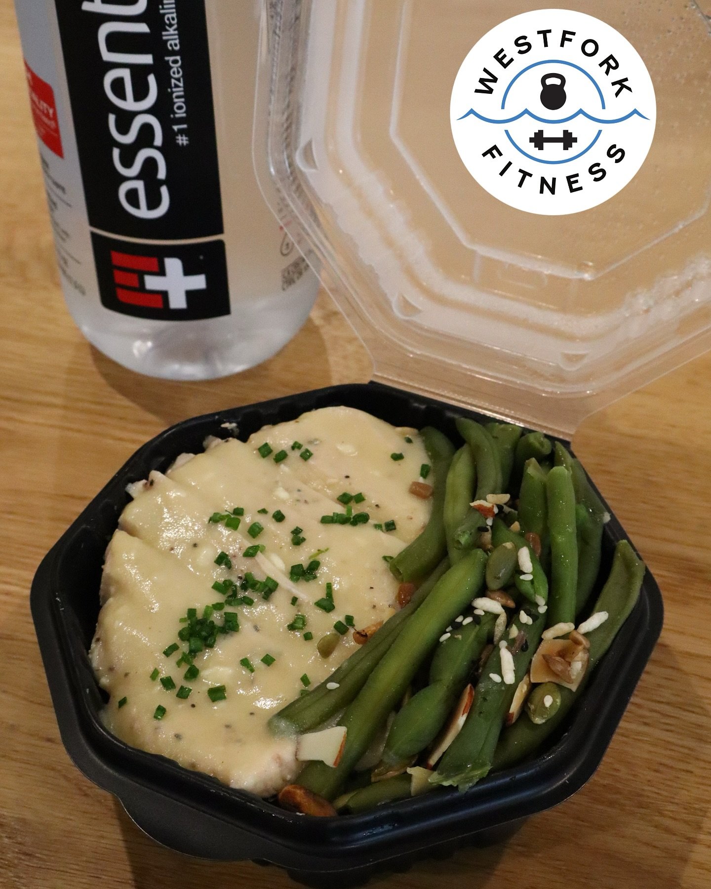 New chicken meal prep.  Lemon garlic chicken. Savory lemon garlic butter sauce on white rice with poached green beans
.
.
.
.
#mealprep #healthyfood #foodie #food #fitness #healthylifestyle #healthyeating #weightloss #mealplan #healthy #nutrition #fo