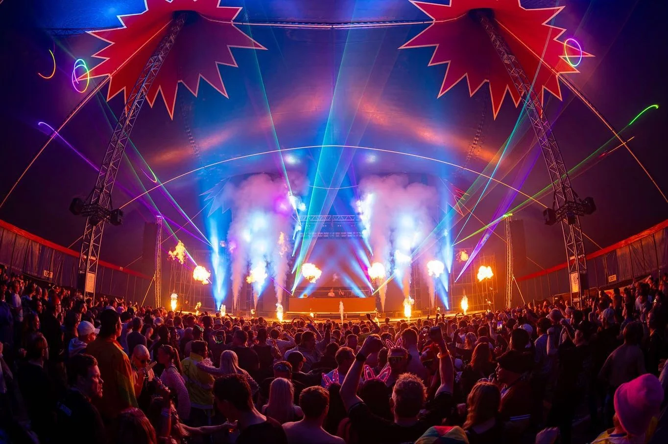 Lysdesign i festivaltelt