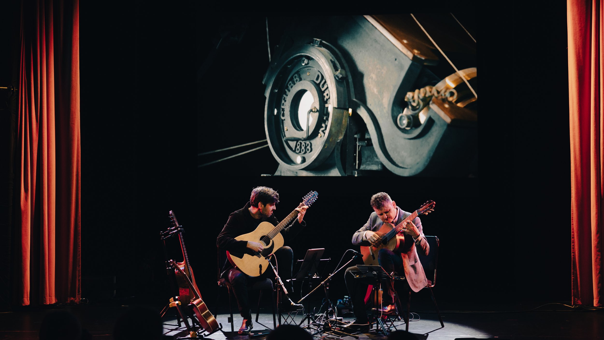 The Grigoryan Brothers perform "This is Us" at the House of Oz 2022
Photo: @anbintheframe