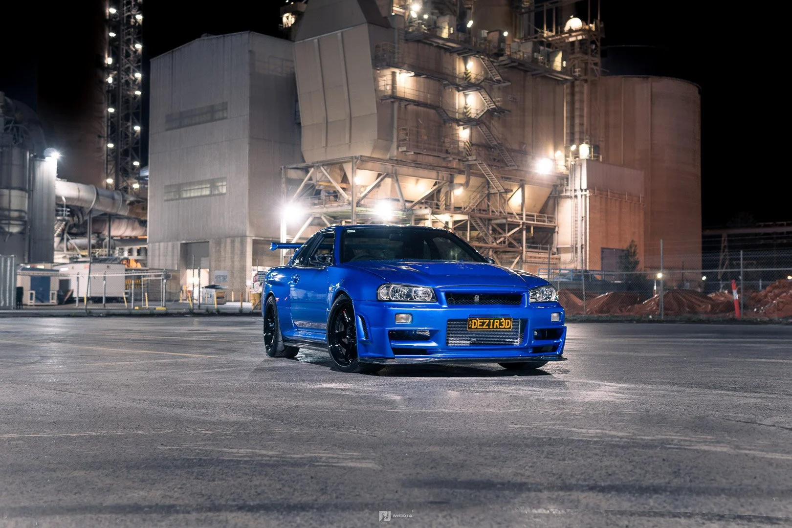 RJ MEDIA - R34 GTR