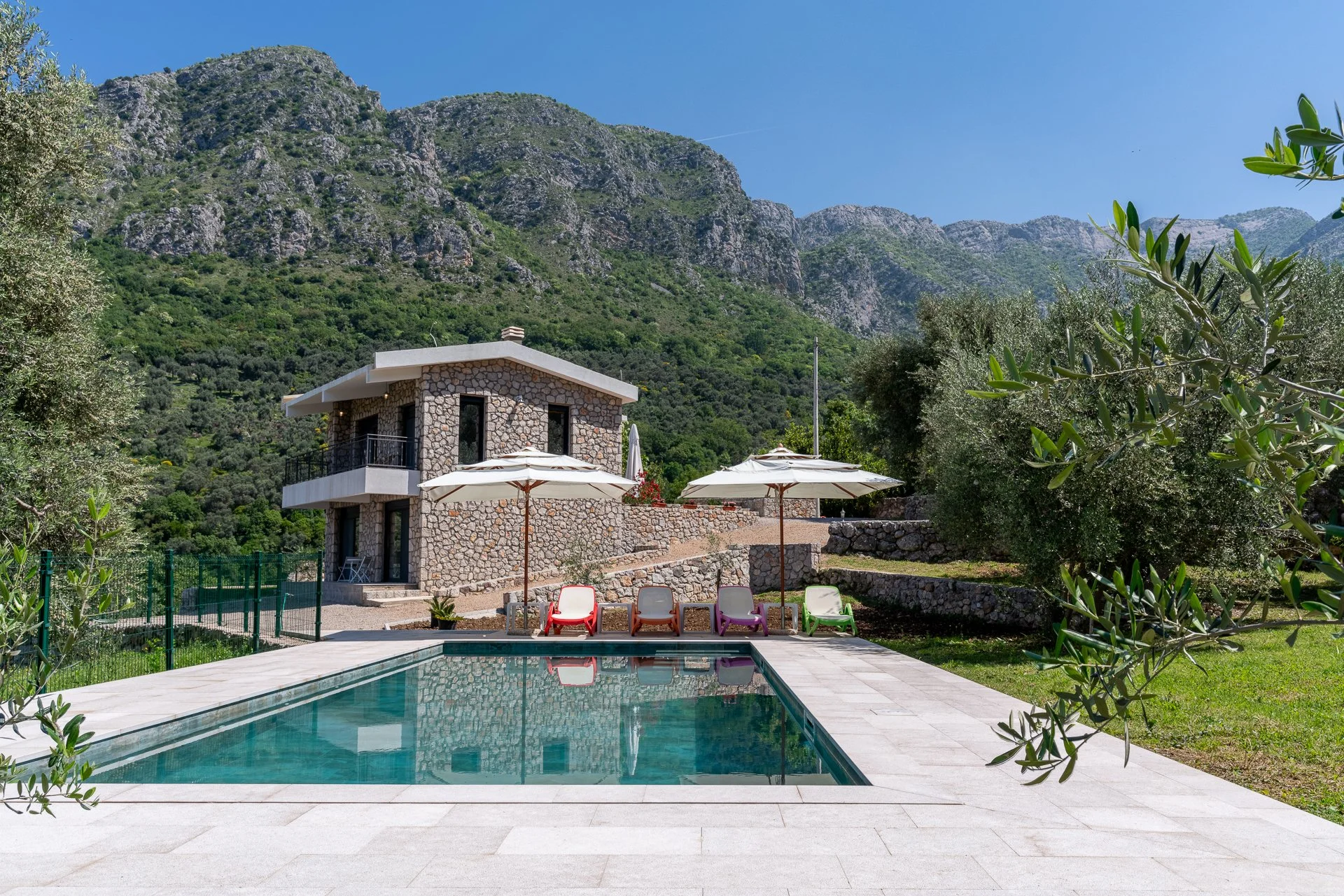 Exterior LR (13 of 36).jpg