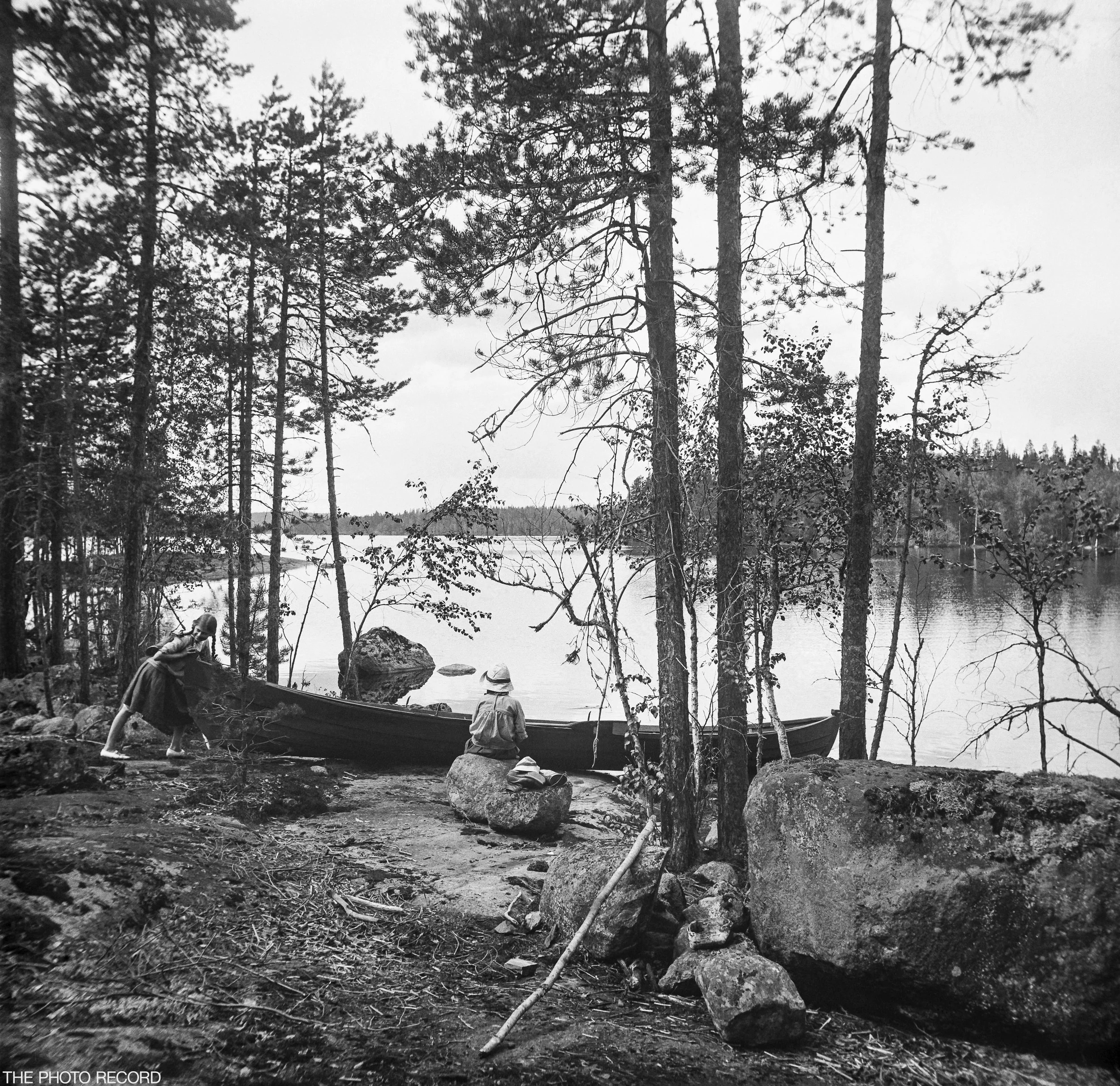 Girls at the Lake in Keuruu