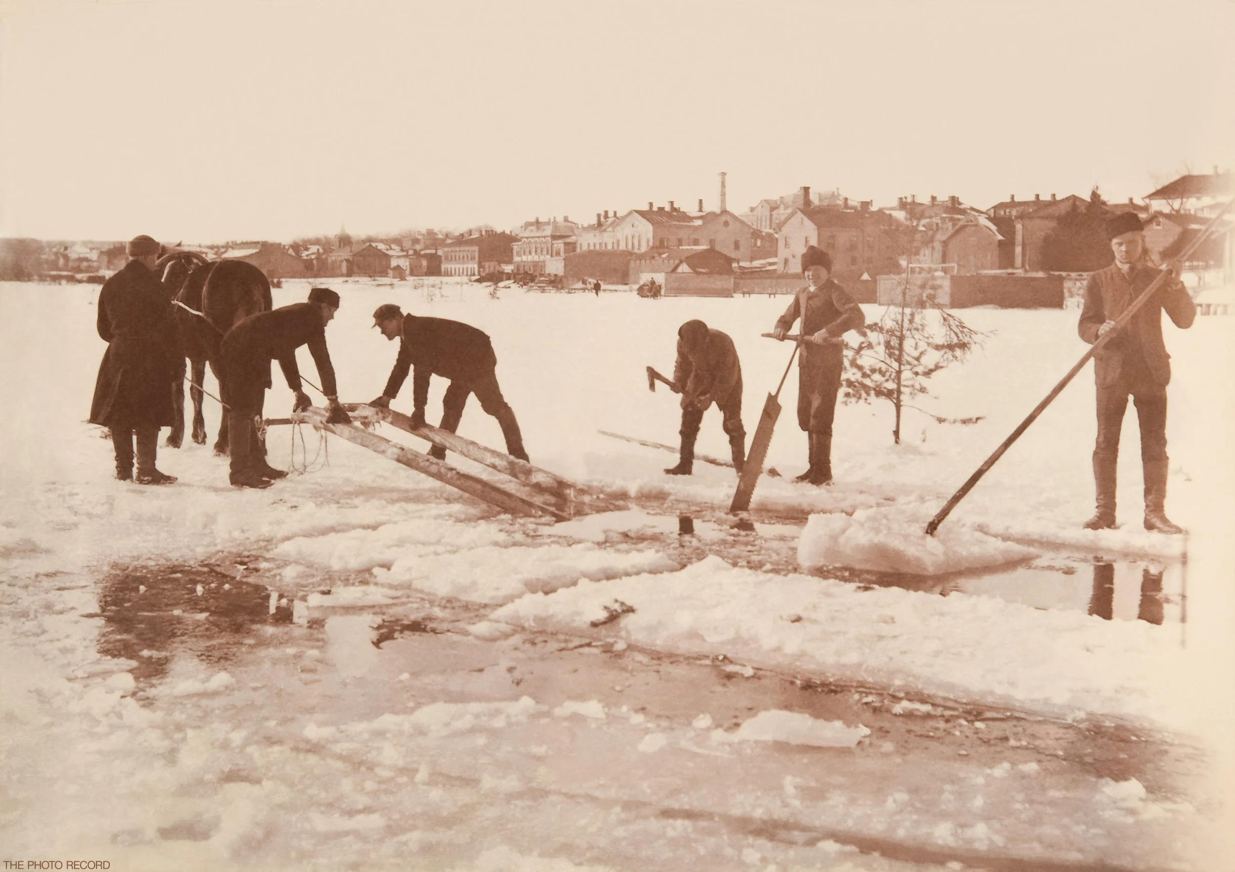 Harvesting Ice in Hämeenlinna