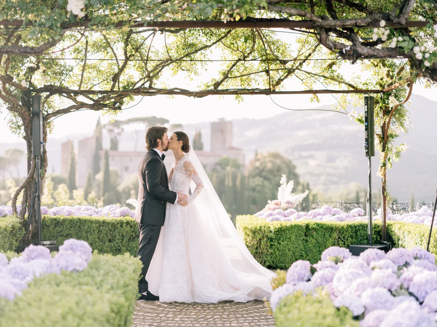 Wedding Weekends - v1 Castello di Reschio Hotel, Italy