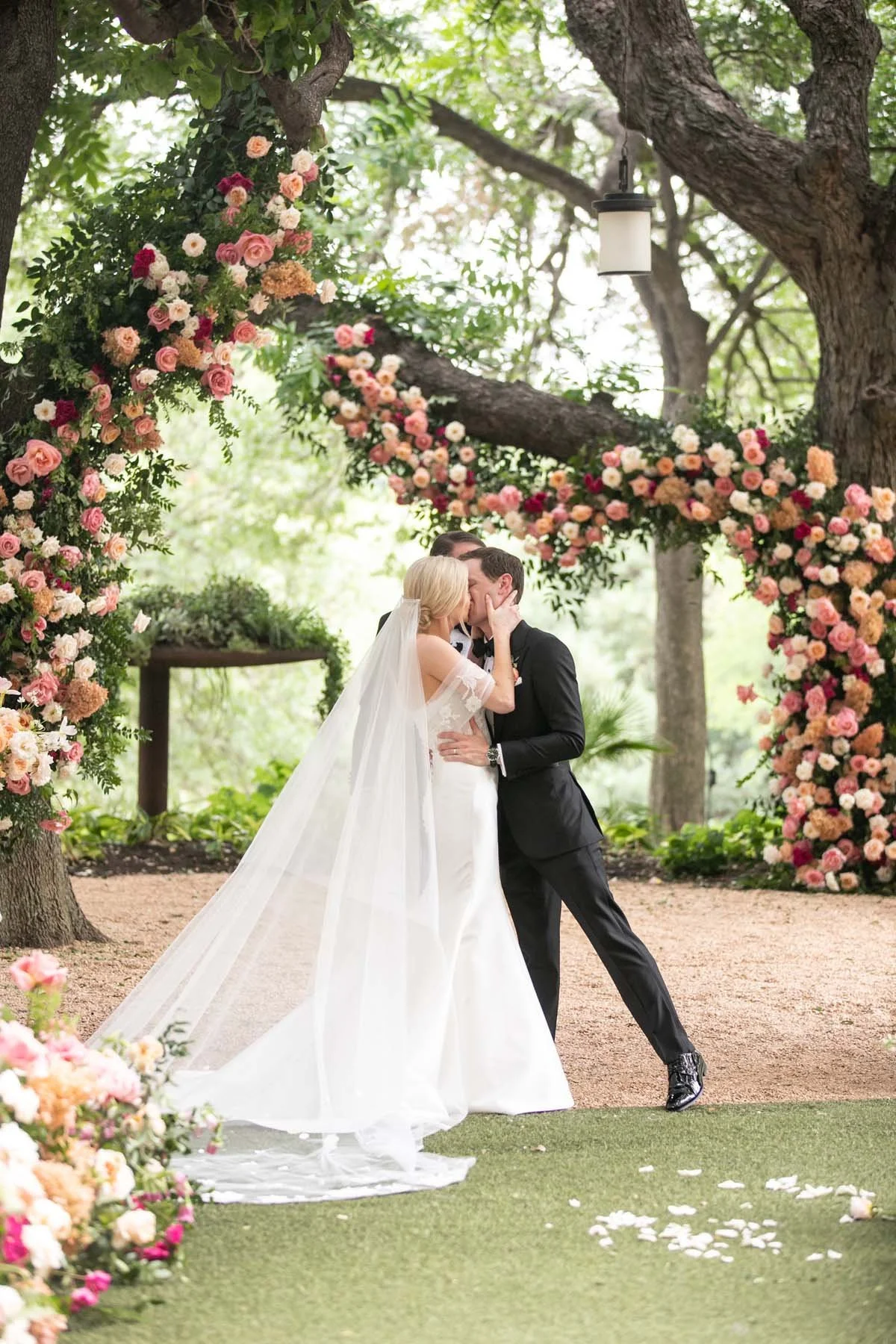 Weddings - THE FOUR SEASONS HOTEL AUSTIN, TEXAS