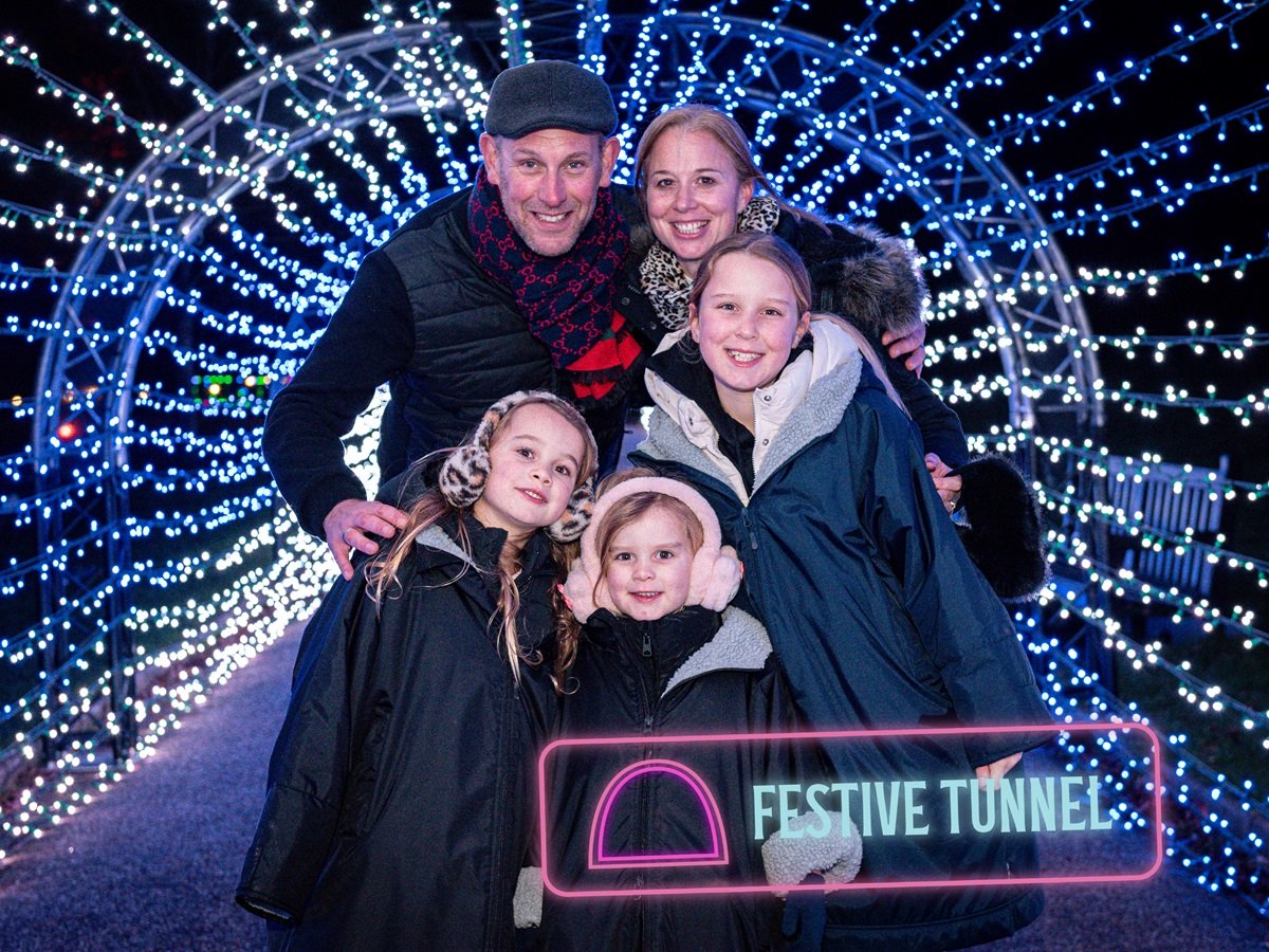 Festive_Tunnel-01.jpg