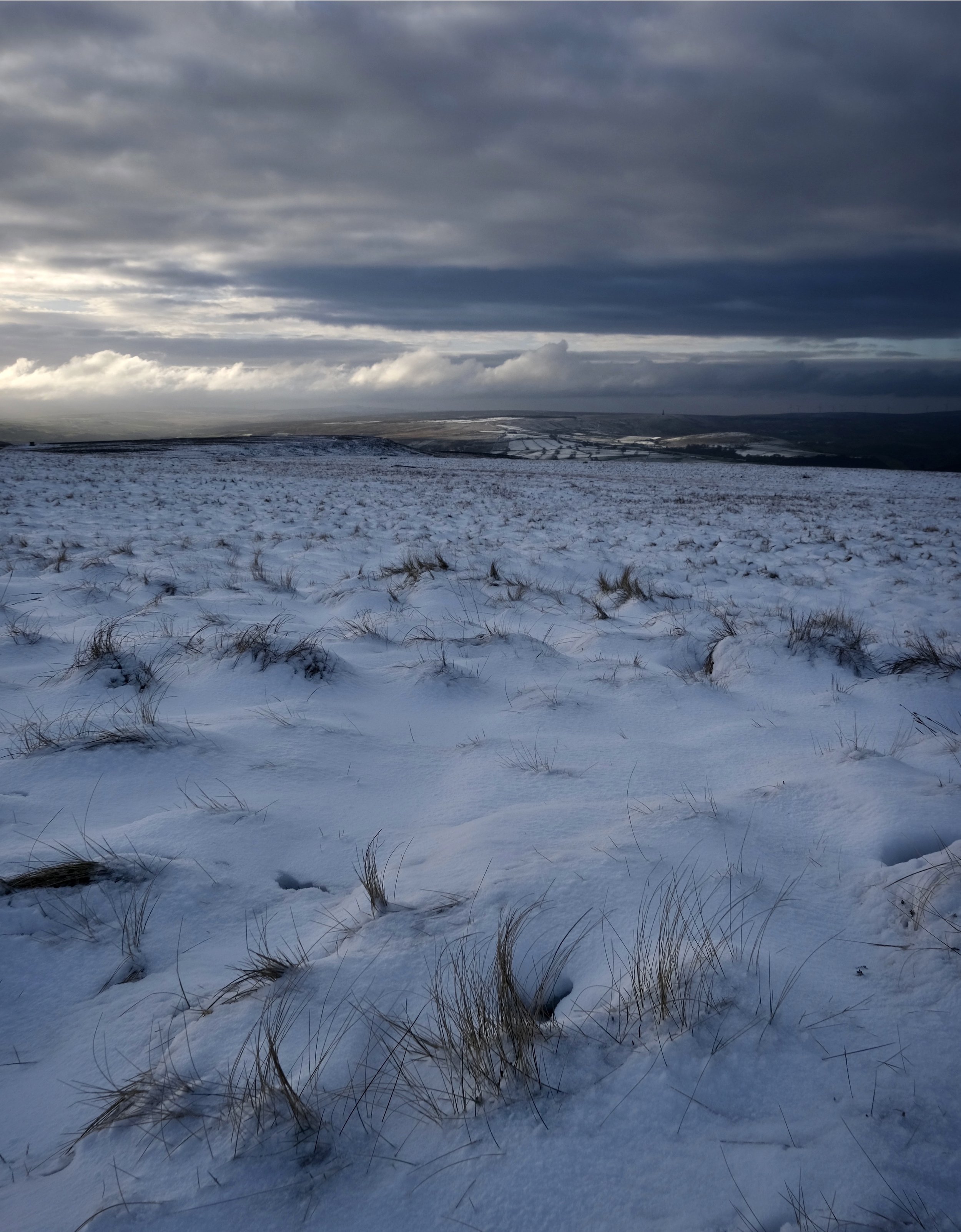 Snowy_High_Brow_Knoll_Print_Hebden_Bridge_Will_Lake.jpeg