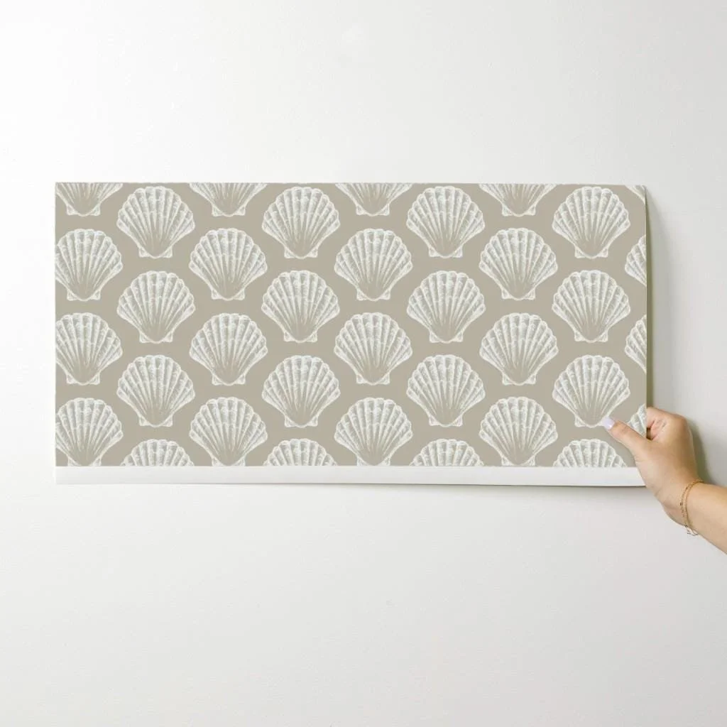 tan-scallop-seashell-wallpaper-sample-swatch.jpg