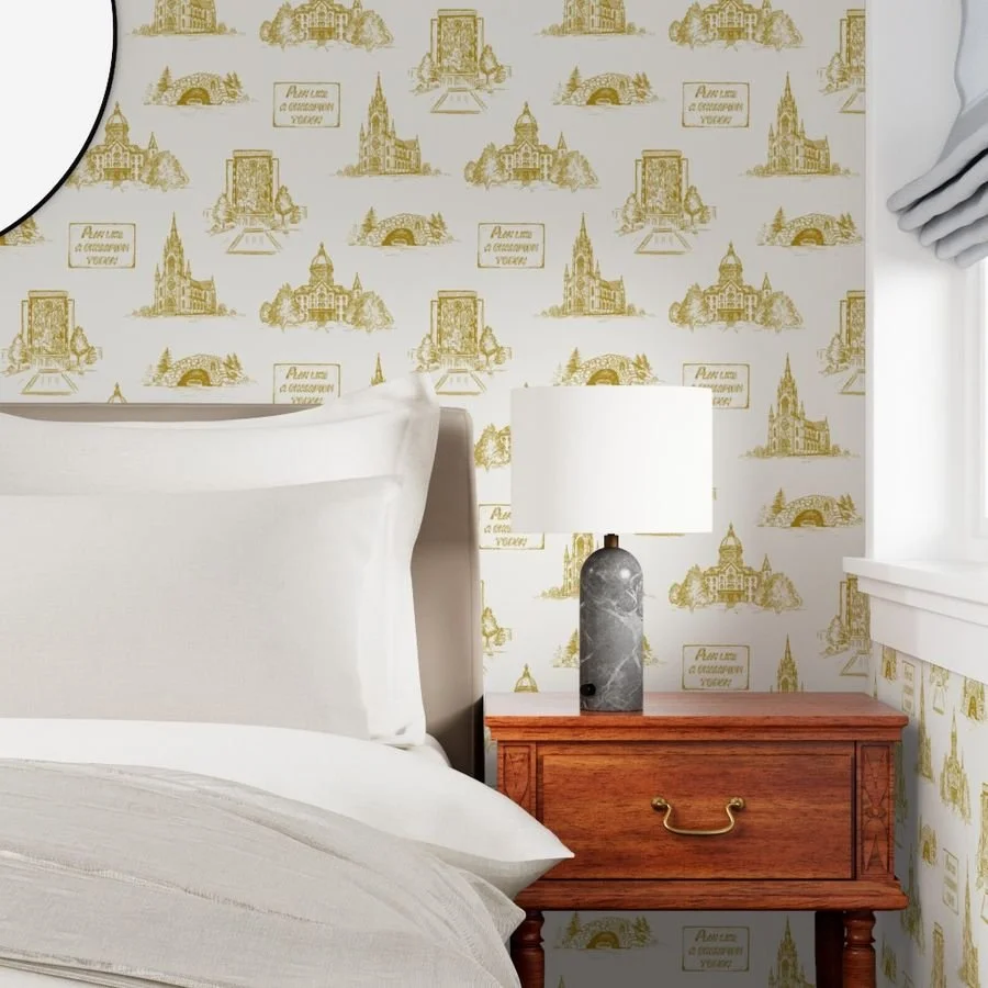 Notre-Dame-fan-room-interior-design-with-heritage-gold-wallpaper