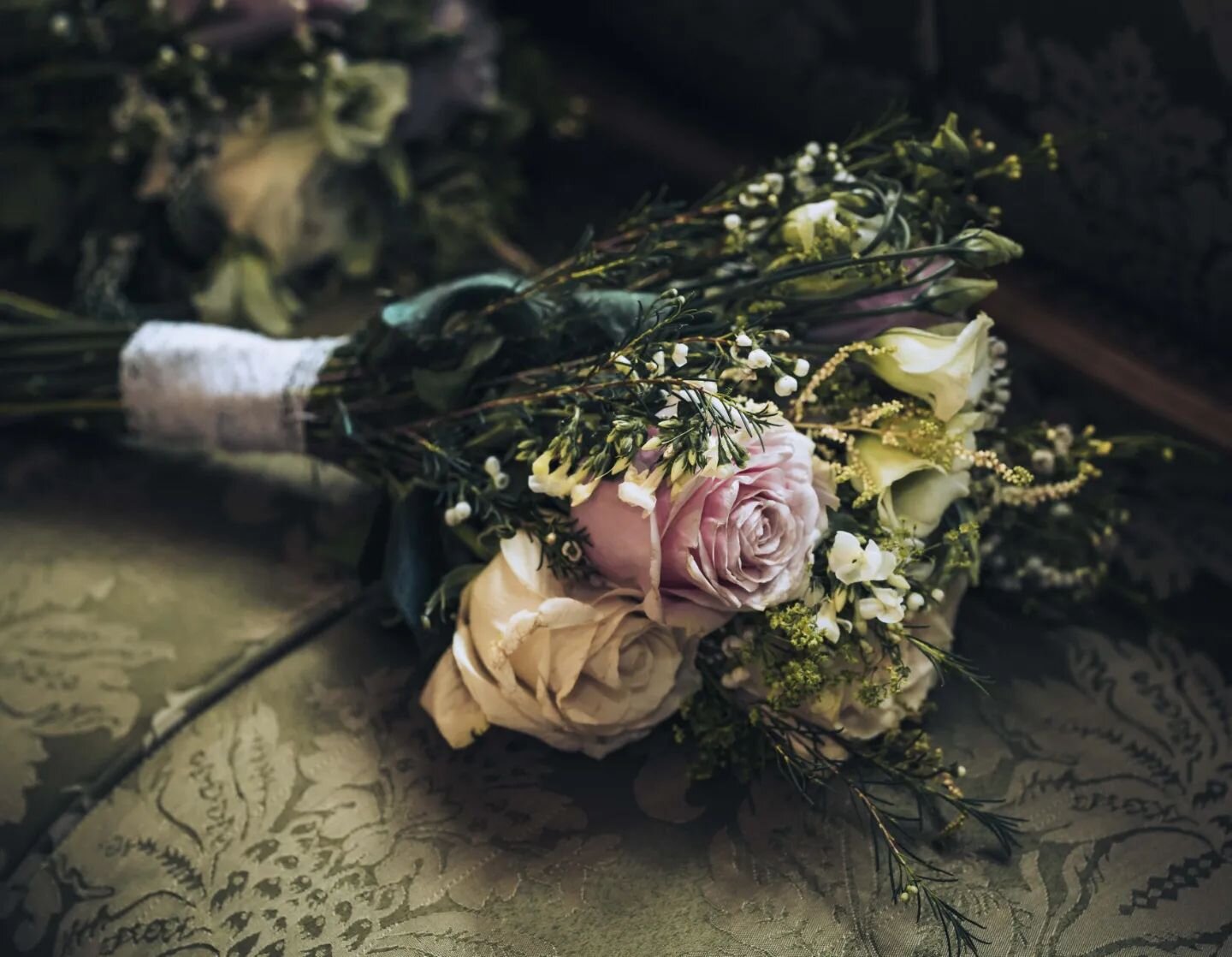 Every little detail is important and tells the story of your wedding day.

#detailsmatter #storytellingphotographer #weddinginspo #weddingflowers #essexweddingphotographer #suffolkweddingphotographer #hertfordshireweddingphotographer #bridetobe2024 #