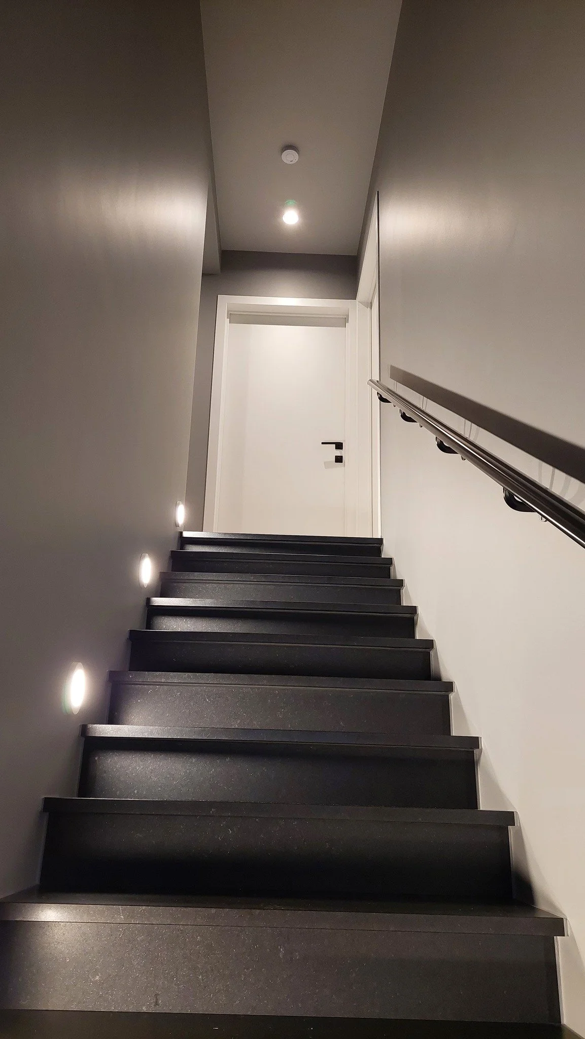 Pleisterwerken en schilderen van trappenhl