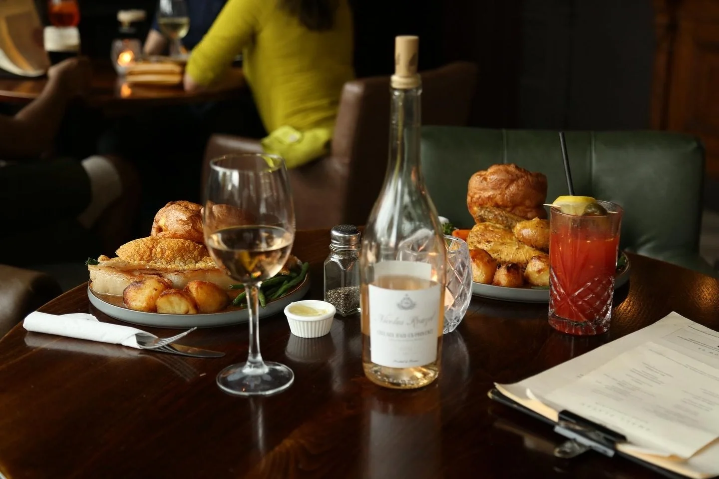 ITS NEARLY THE WEEKEND! SUNDAY ROAST! Come down to the Three Compasess every Sunday to enjoy our Sunday Roast&rsquo;s!🍷

Unlimited roasties &amp; Yorkies with every roast! 

We have a brilliant selection to choose from!
- Roast Beef
- Pork Belly wit