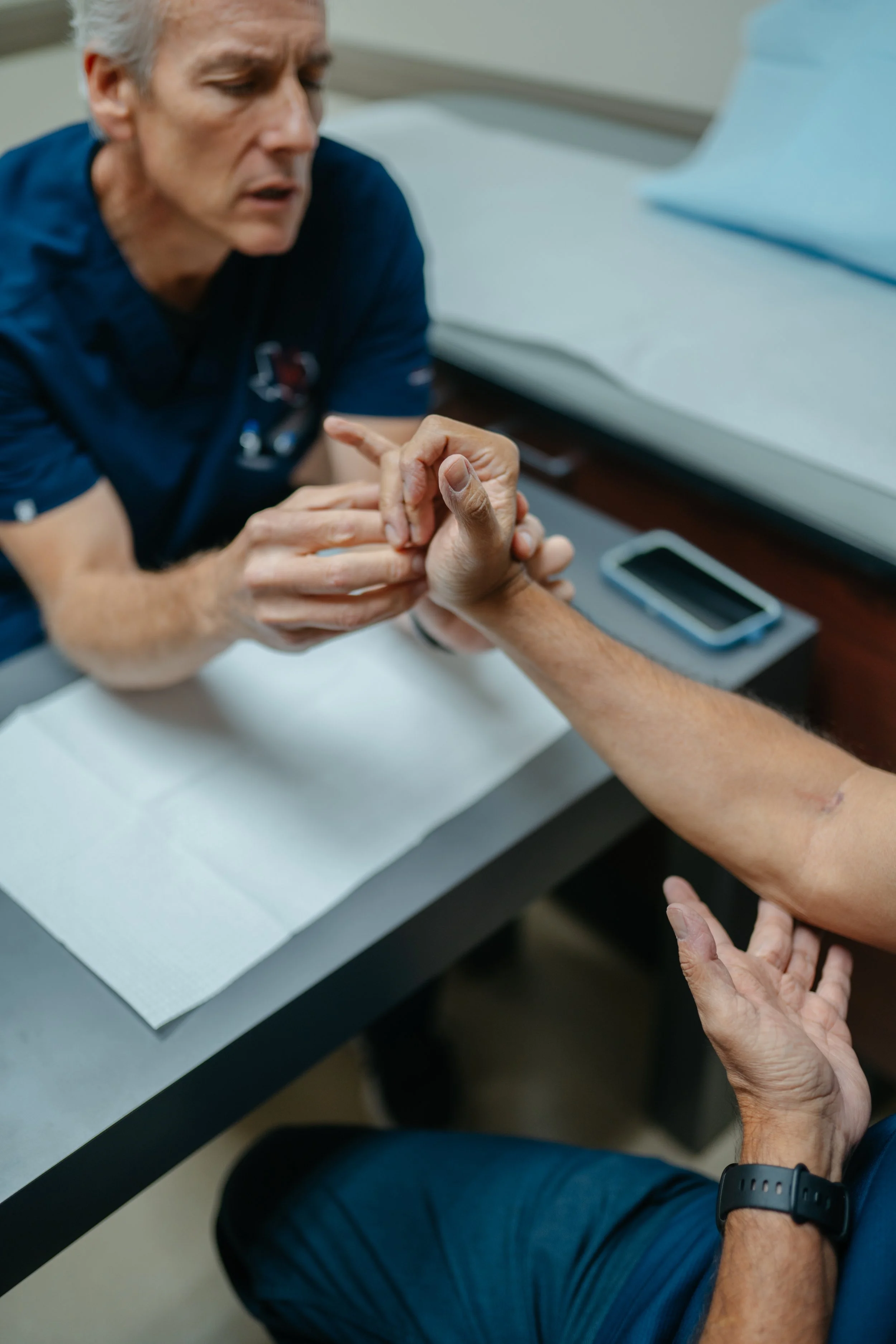 The Hand and Upper extremity center elbow dislocation care