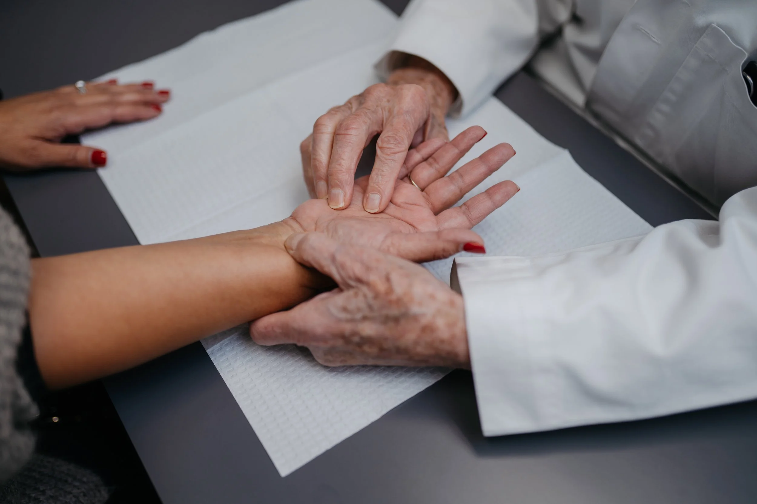 Our Fellowship Trained Hand Surgeons Give The Most Common Signs Of