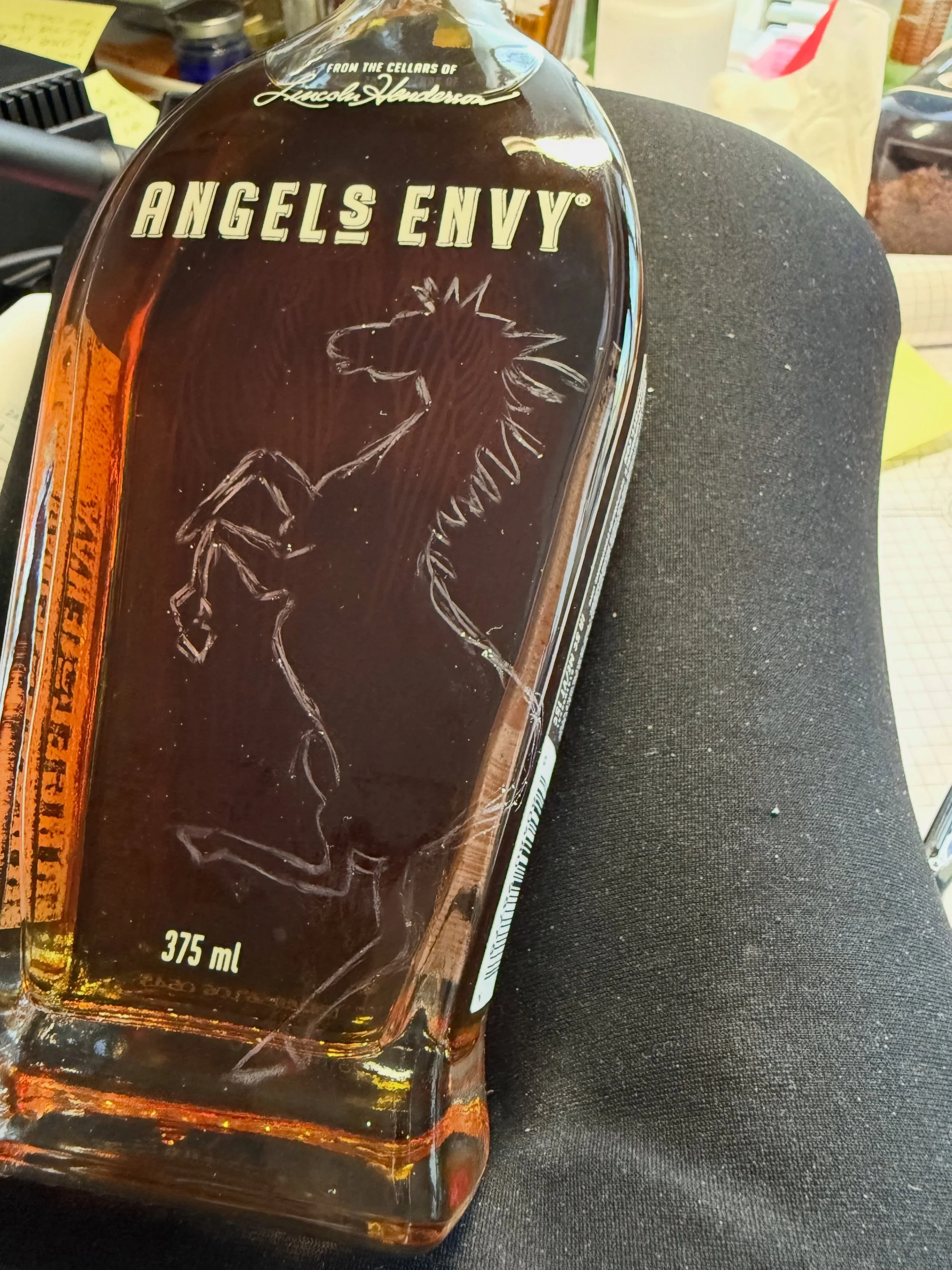 The Ferrari horse is called the Cavallino Rampante, which is Italian for &ldquo;Prancing Horse&rdquo;.

FeaturingHand engraved @ferrari Cavallino Rampante on a sleek bottle of @angelsenvy whiskey.

Sleek,  strong, striking.

#HandEngraved #LuxuryGift