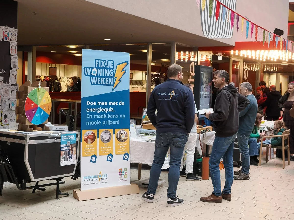 Gesprek bij het Rijdend Energieloket