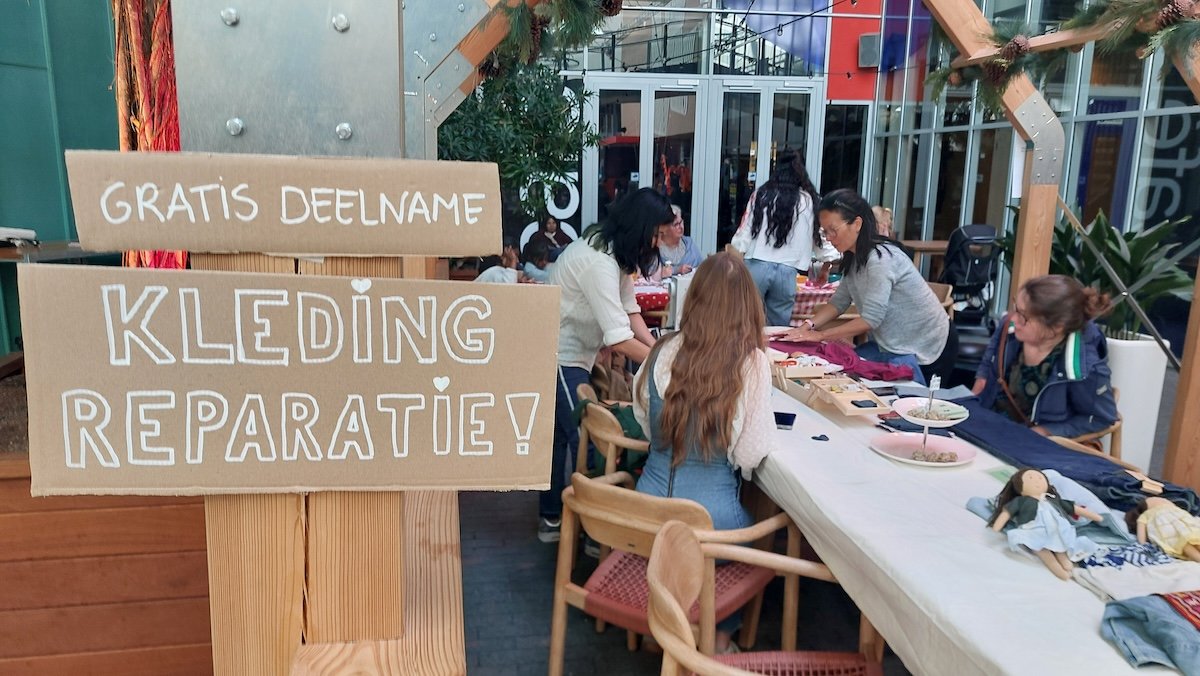 Foto gratis kledingreparatie bij Cpunt Hoofddorp