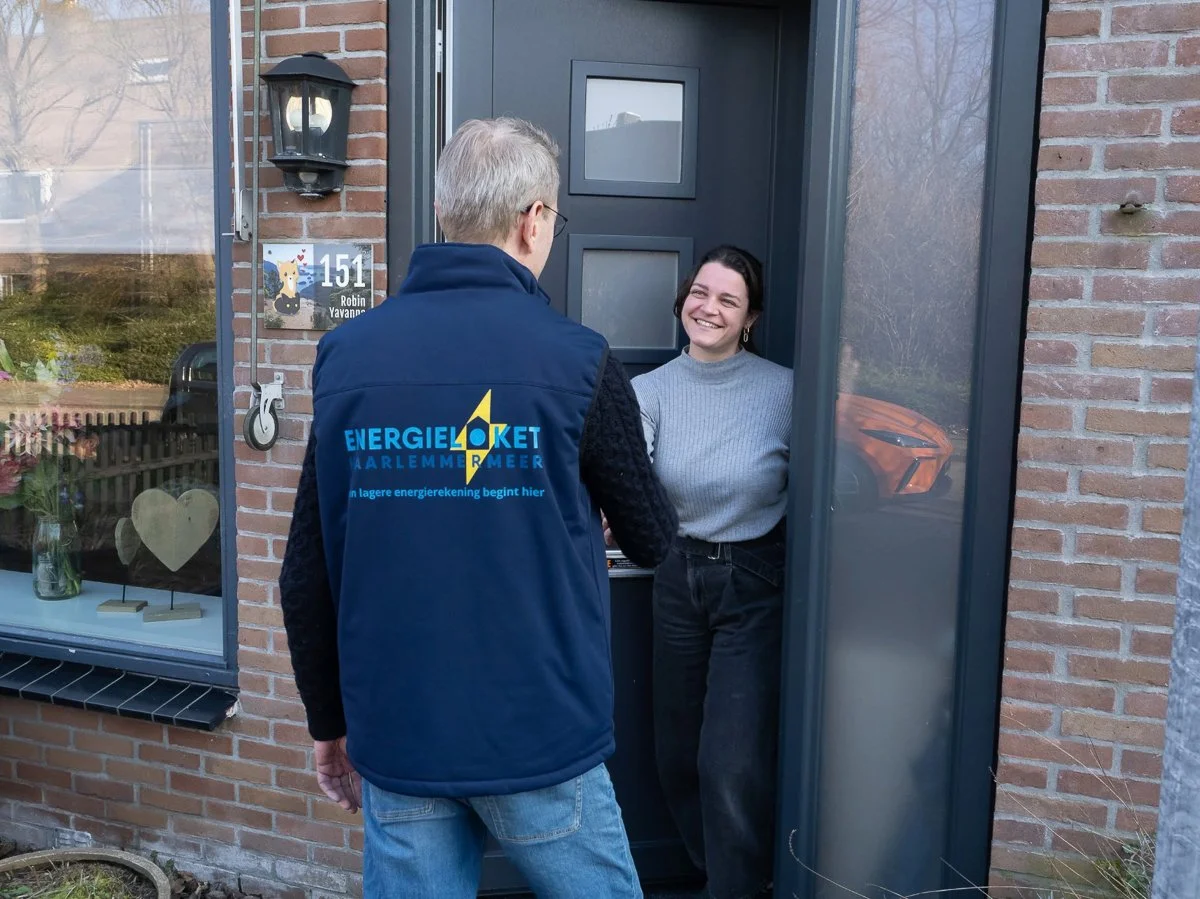 Energiecoach van het Energieloket op bezoek bij bewoner