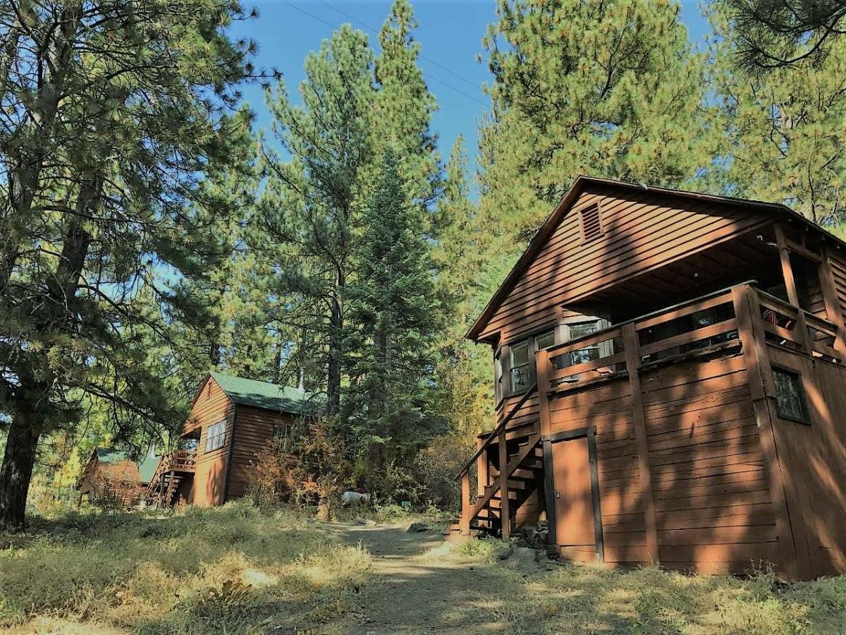 Cabins Bluff.jpg