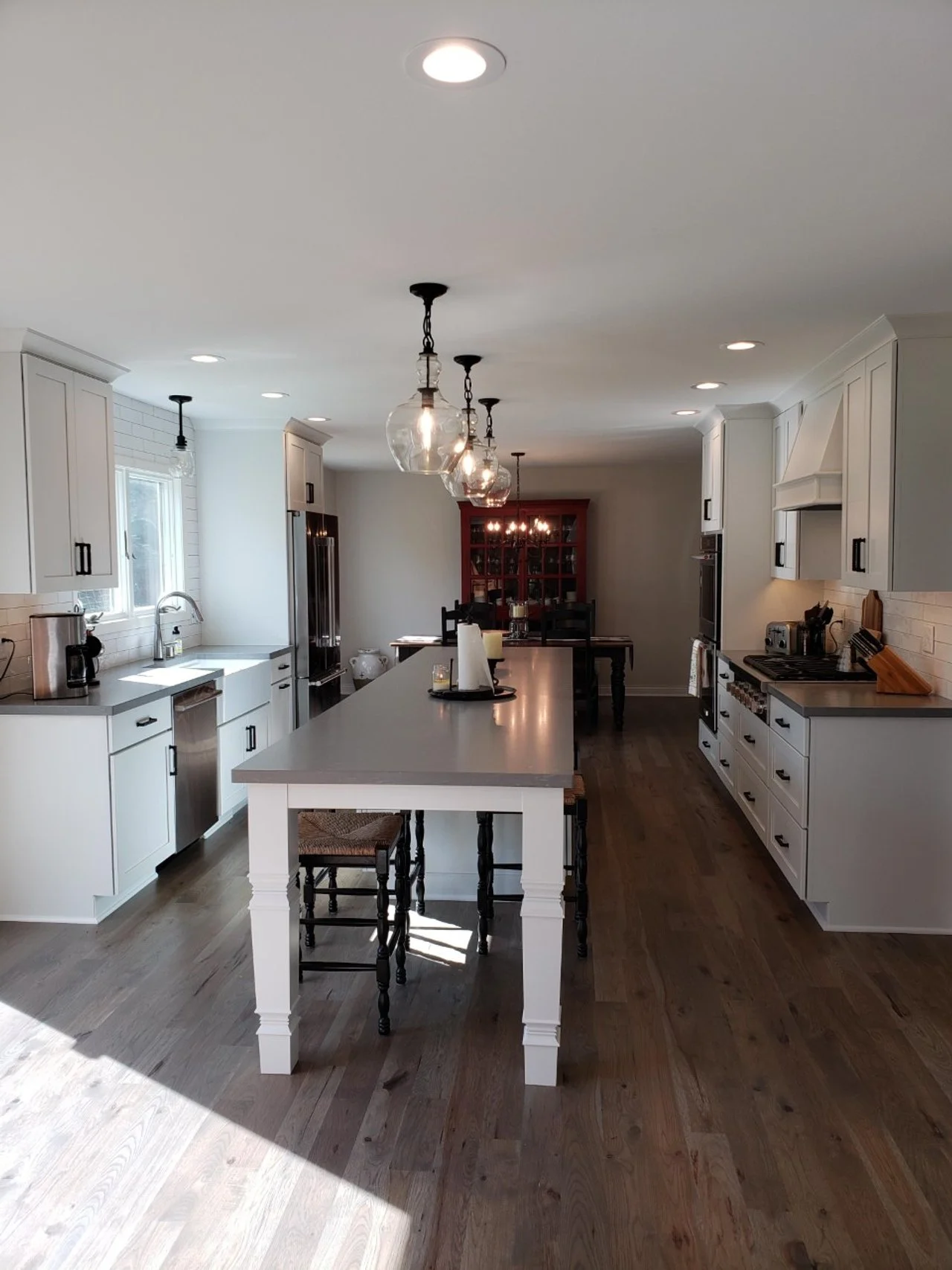 white-shaker-kitchen-cabinets-interior-design.jpg