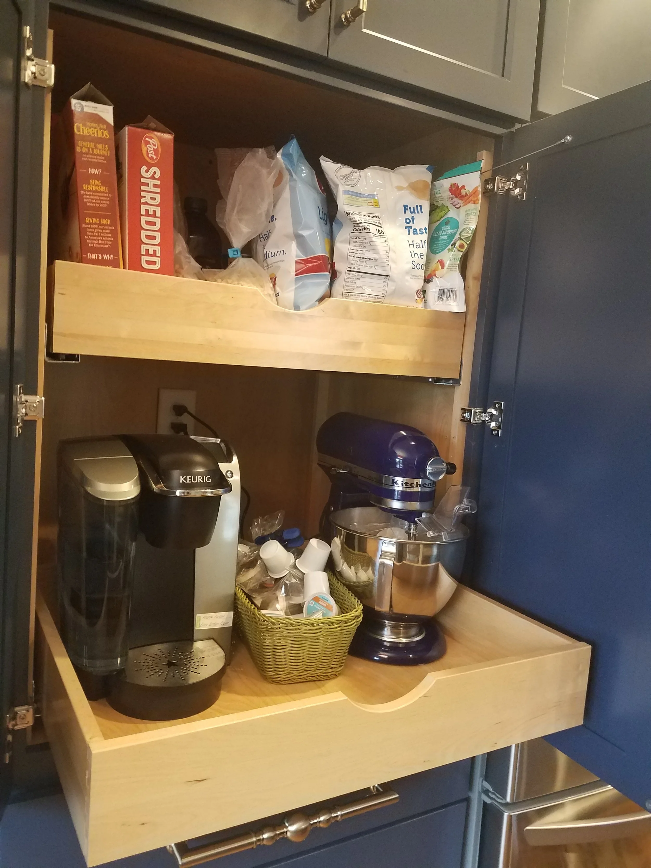 kitchen-pantry-rollout-trays.jpg