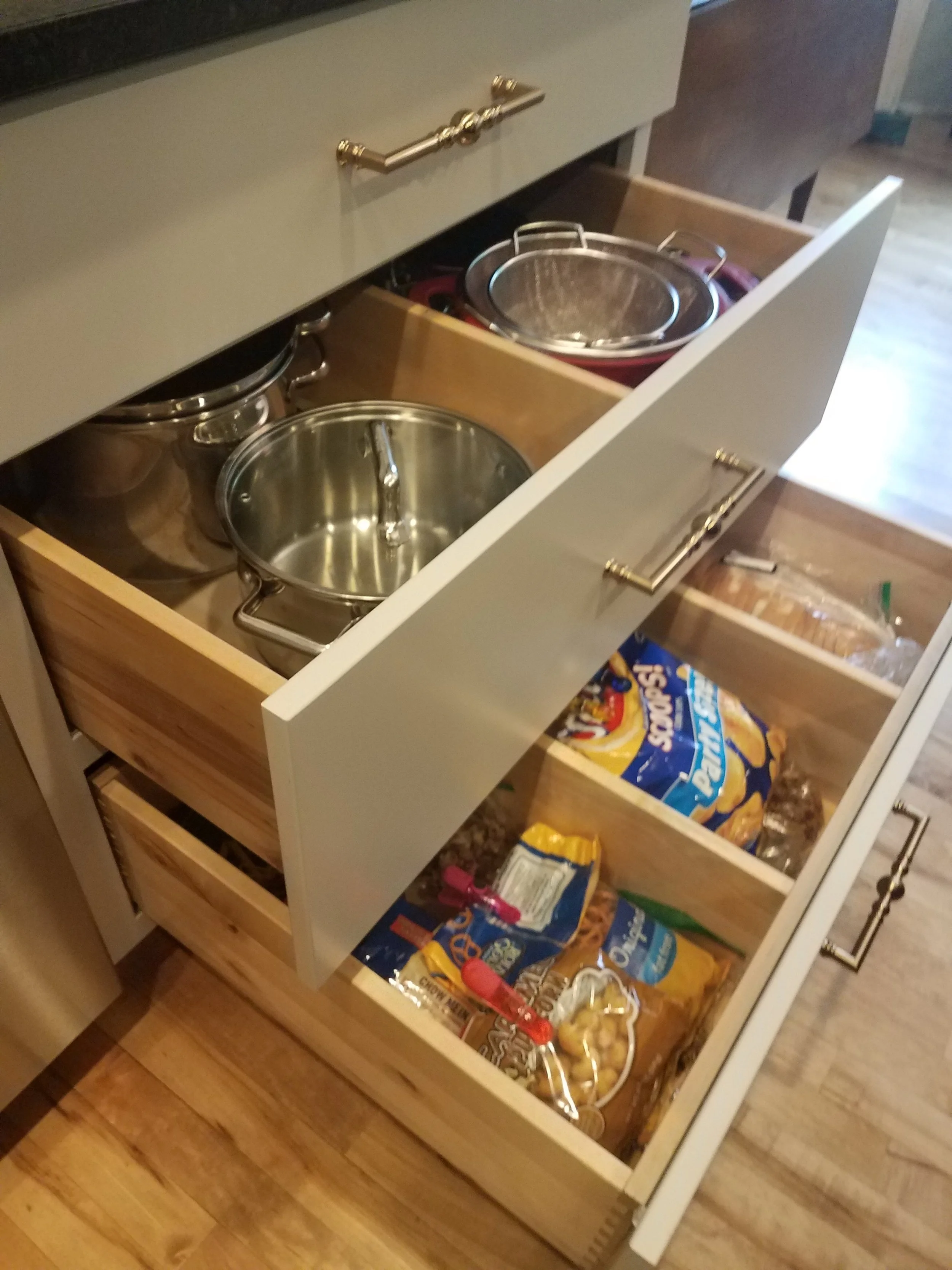 kitchen-design-drawer-dividers.jpg
