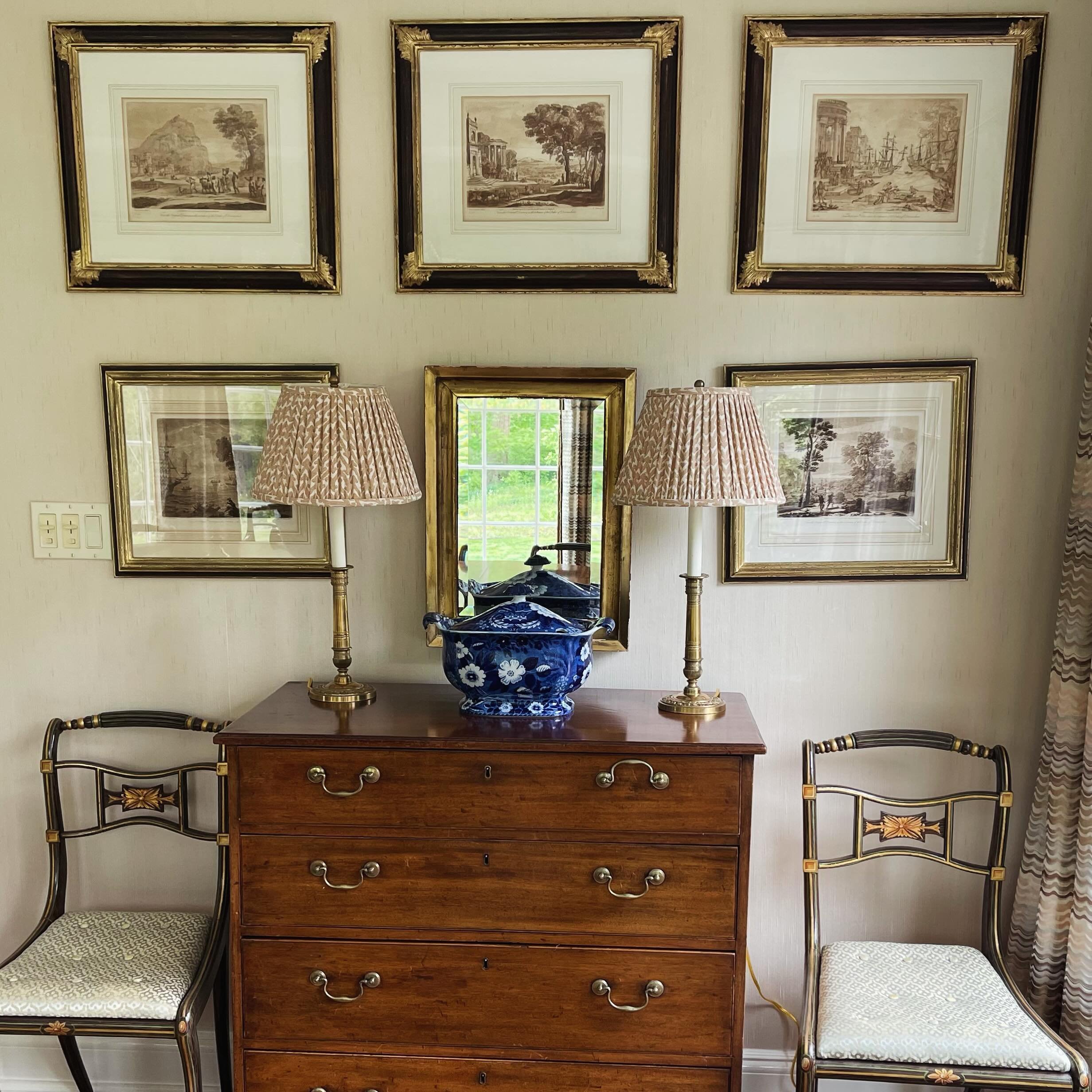 A pretty vignette of a lovely client&rsquo;s dining room refresh.  Classic beauty. 
#baxterdesignny #baxterdesignnyc