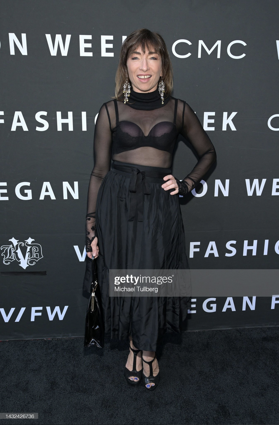Naomi Grossman 3.png