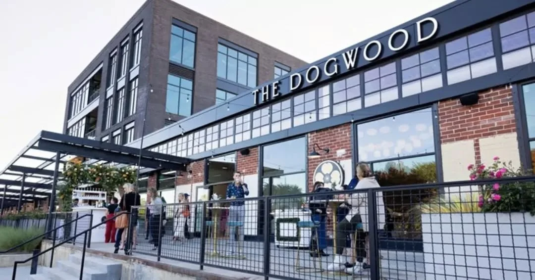 Get the best of both worlds at @thedogwoodatl, where elegant interiors meet vibrant outdoor spaces. This stunning venue offers the perfect flow for celebrations that move seamlessly from inside to out.
📅 Book a tour today and start planning your nex