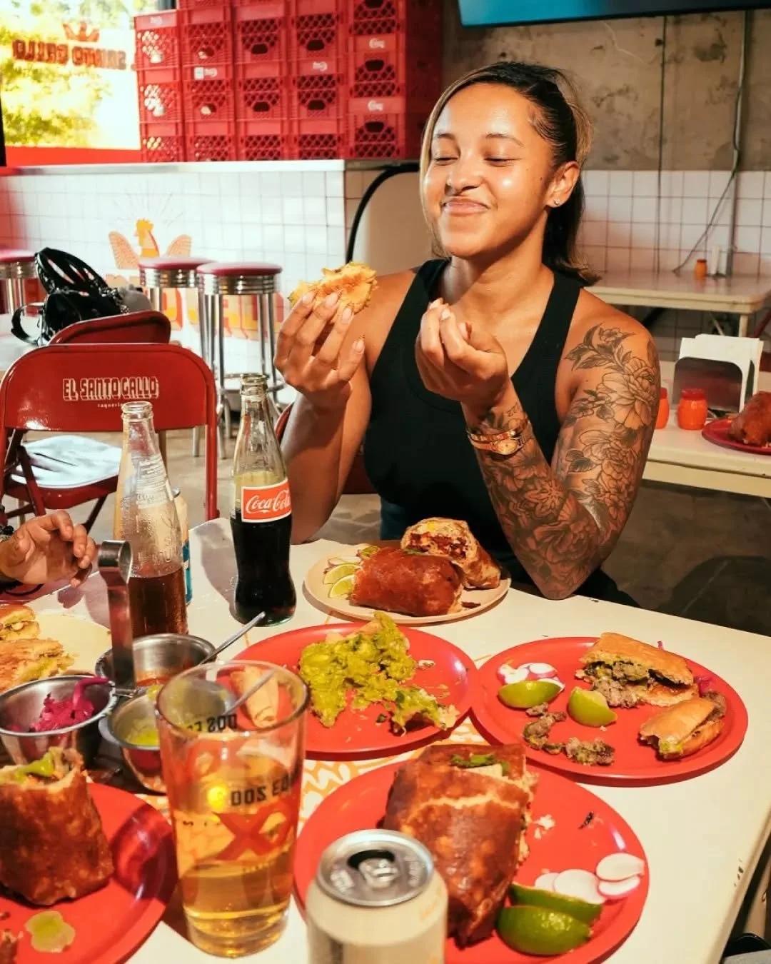 Hand-pressed tortillas. Fresh ingredients. Perfectly grilled meats.
Every bite is packed with authentic flavor at @elsantogallo. 🌮