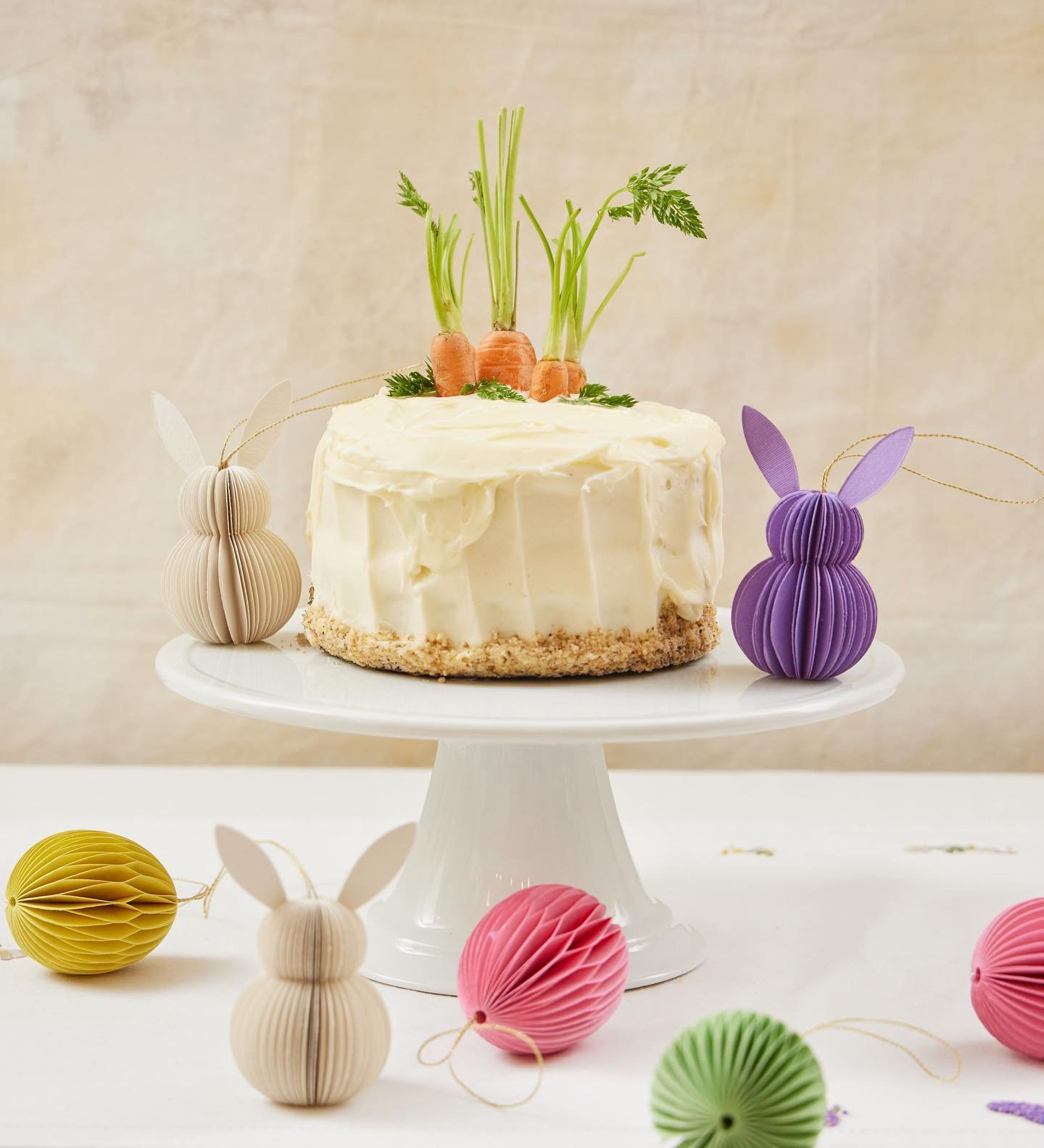 🐰Hoppy Easter!🥕 @craftspring #eastercake #easterdecor  #carrotcake