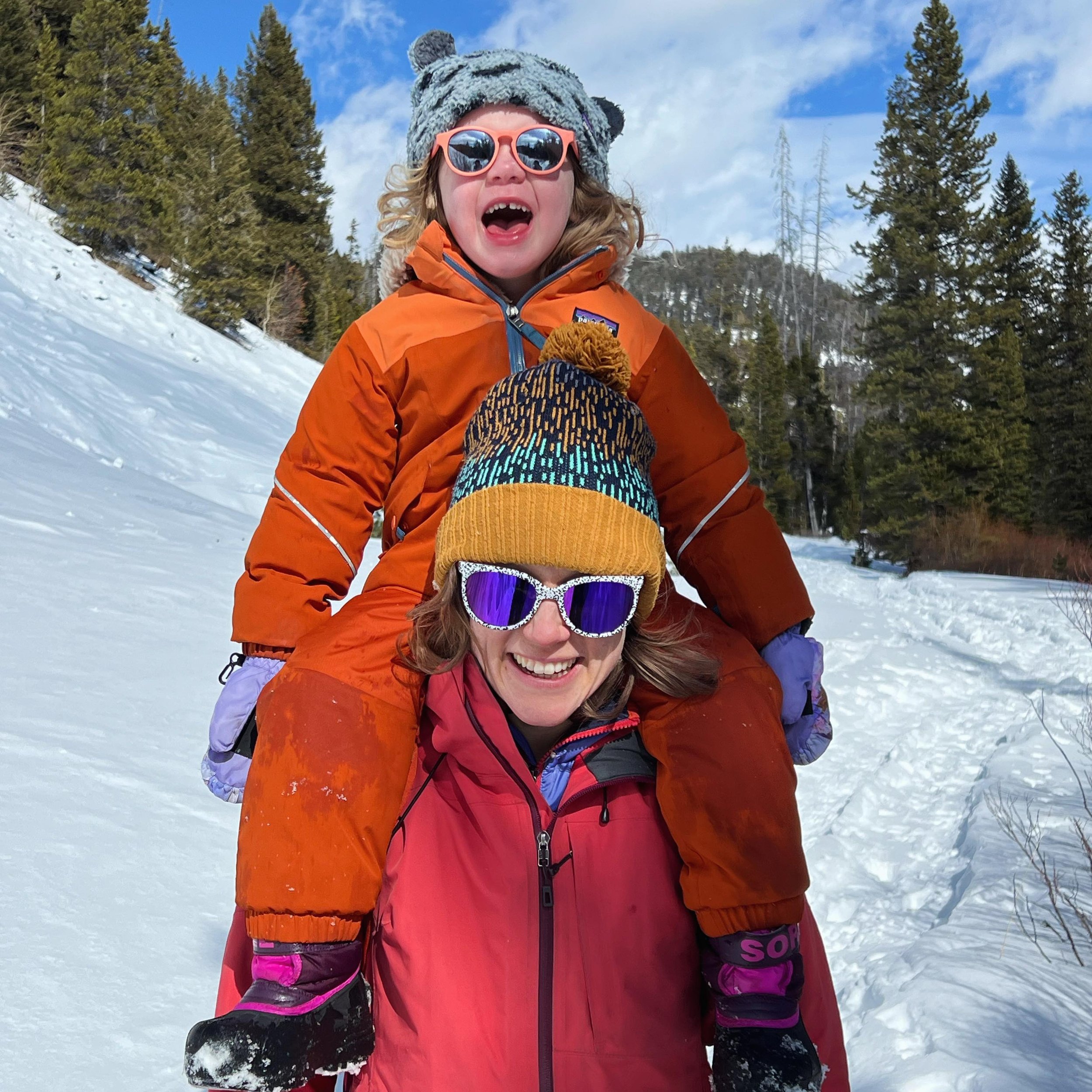 Montana Mama- loving our snowy days in the mountains. ❄️