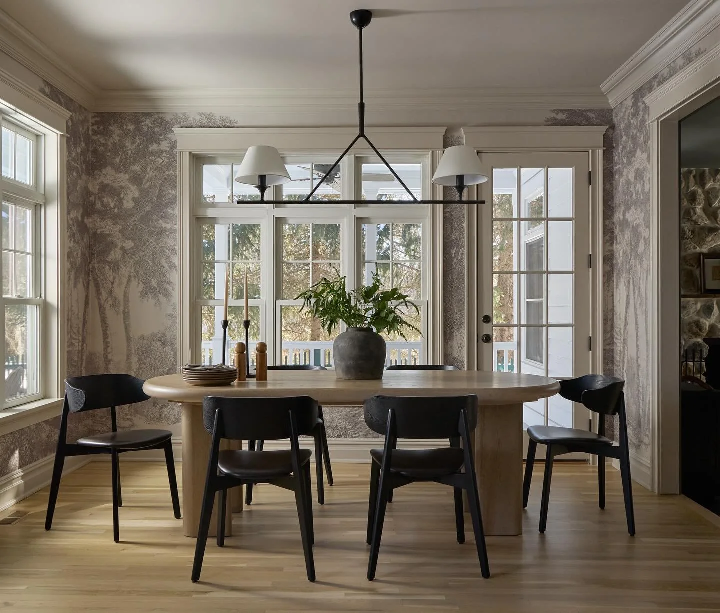 Congrats to @field.house.design on receiving the @westchesterhomemag design award for this beautiful dining room.