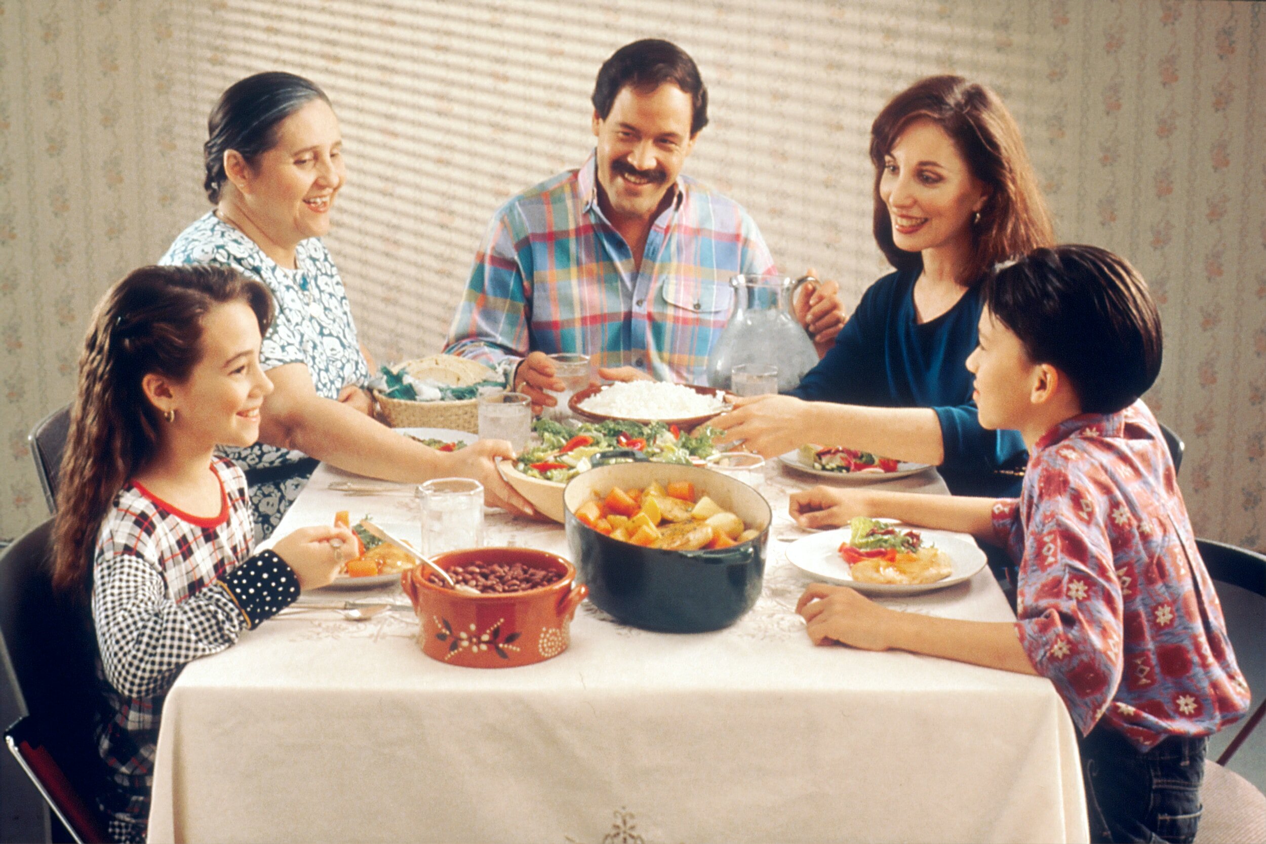 Why Should I Use a Shared Family Meal Planning App?