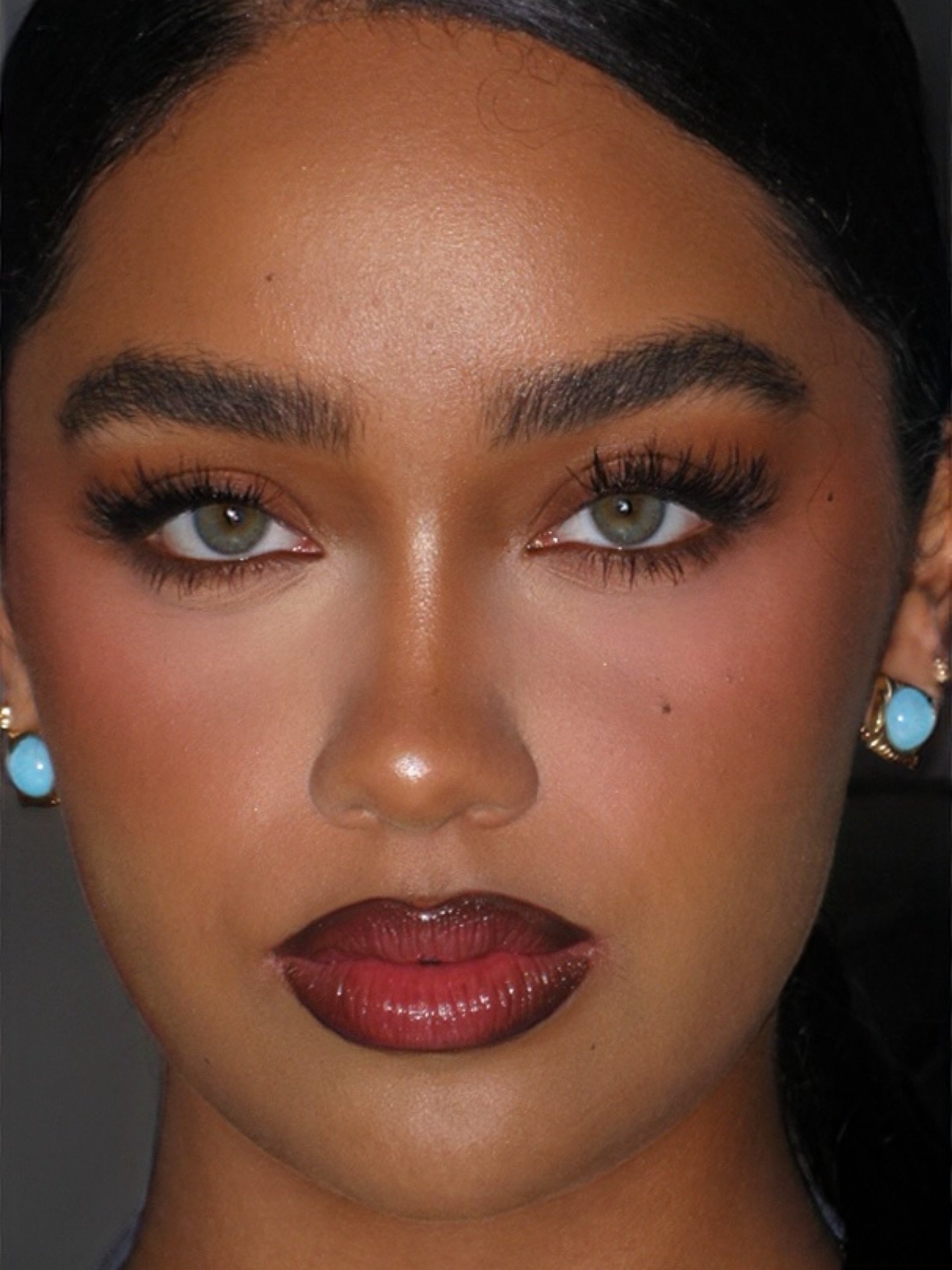 cherry 🍒 glam on the beautiful @claudiasgx 

Star of the show was fenty lip liner in coal blooded and her lipgloss in cherry bomb (yall i forgot the name) @fentybeauty 

Lashes are @ardellbeauty 

#makeup #mua #makeupartist #softglam #fentybeauty