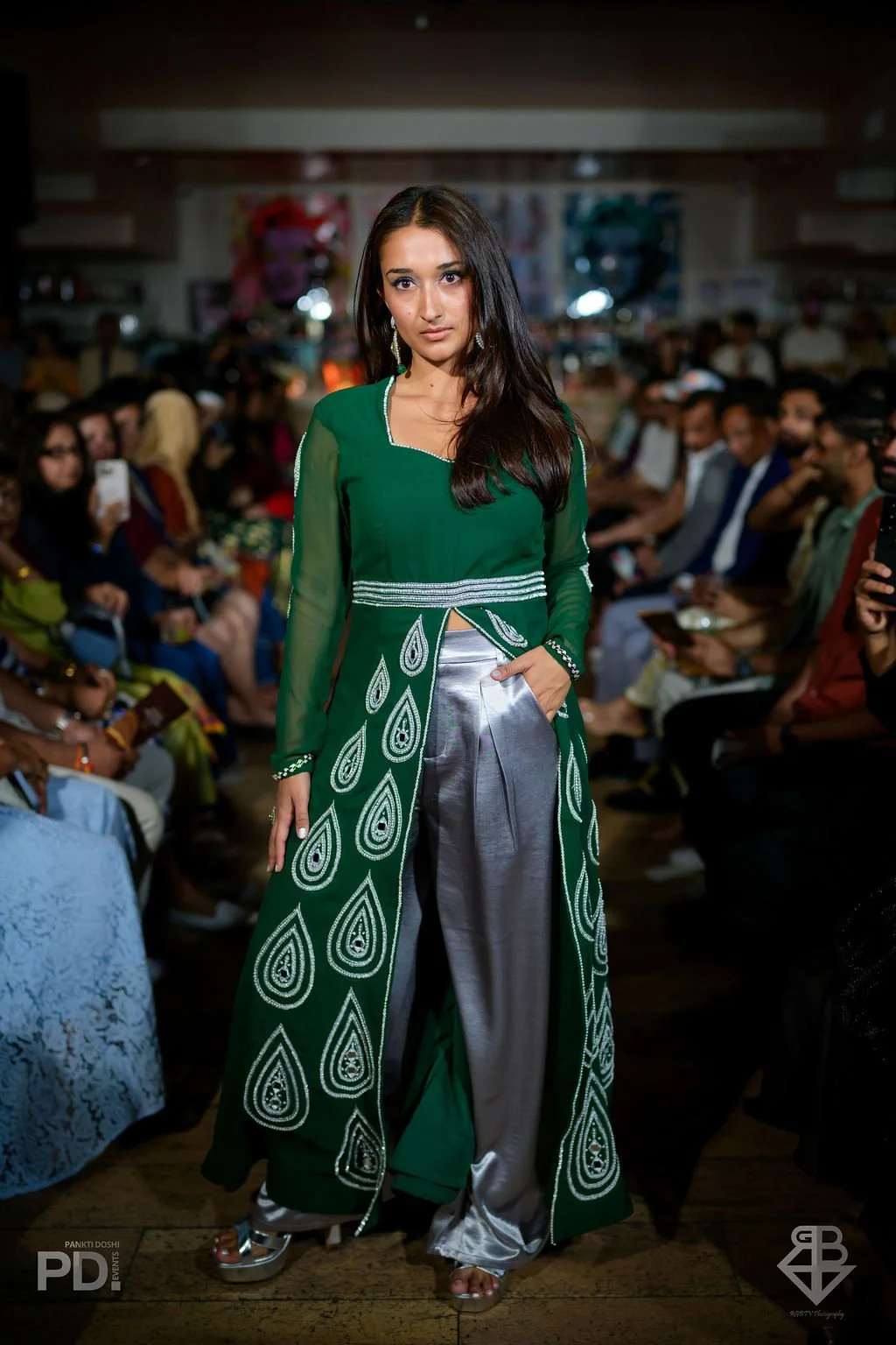 RGBTV2025TheSilkRoad-ARunwayExperienceatDOMNYCShow1Designer2Naurah(AyeshaKhanna)September13,2025RAL_2863.jpg