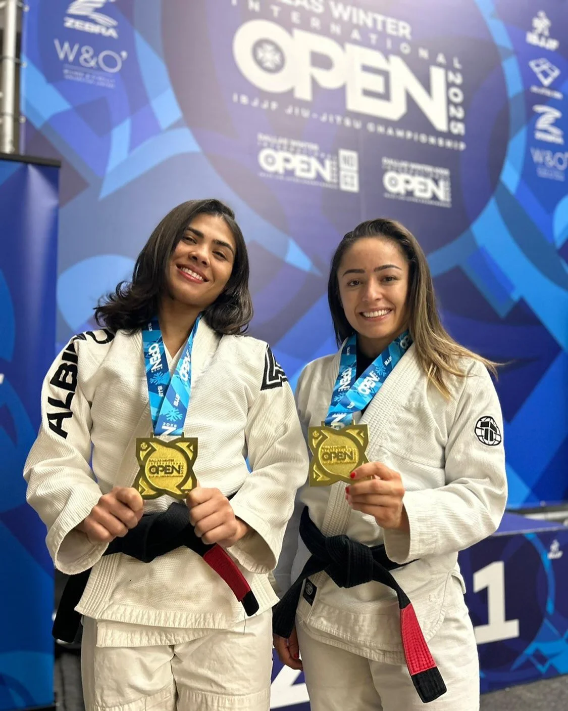 Congratulations to Inevat athletes, Professor @rawannaraysa and Professor @erikamachadojj on winning first place at @ibjjf Dallas Open! 🥇🥇🥷🌊